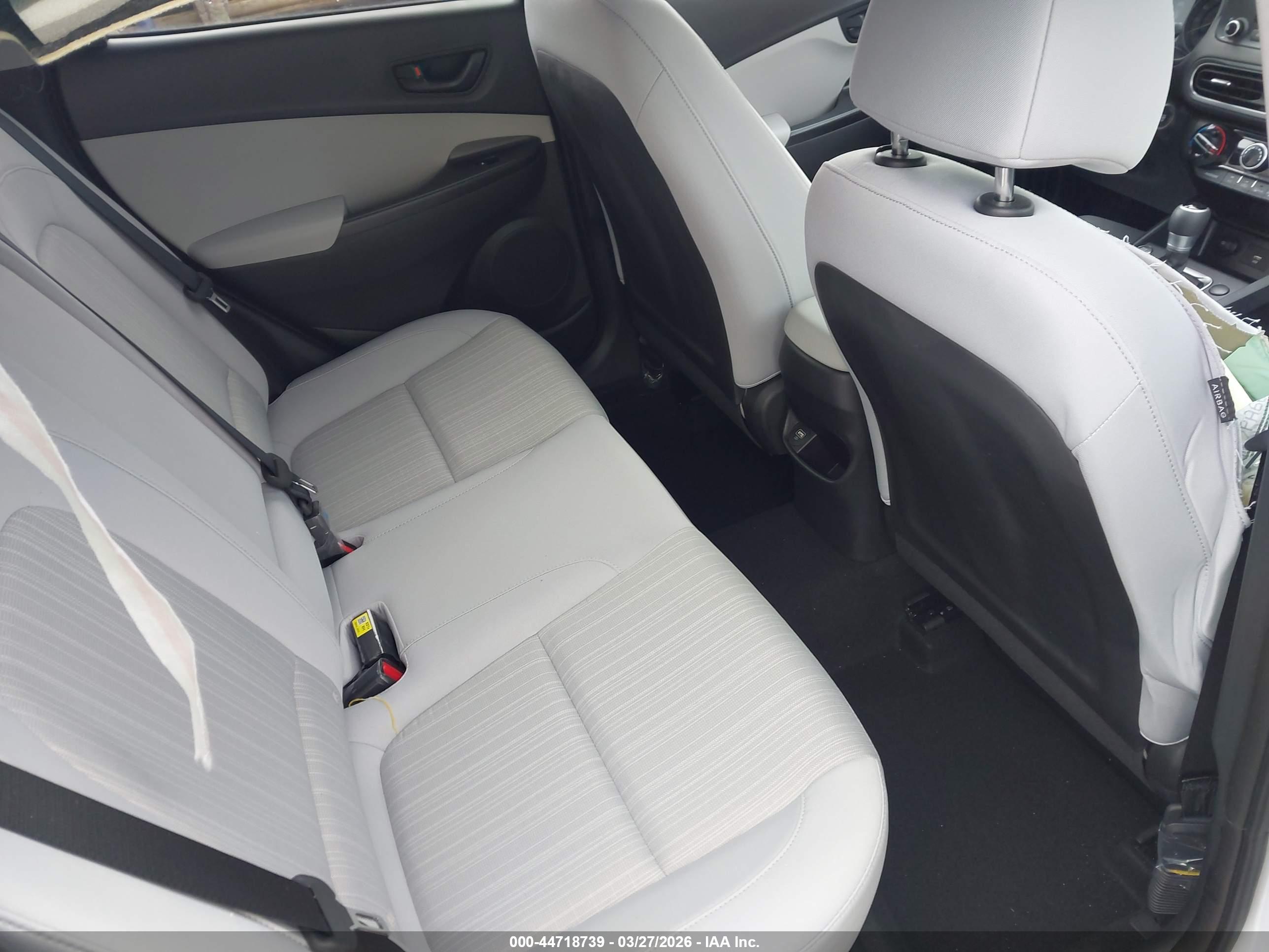 HYUNDAI KONA image 8