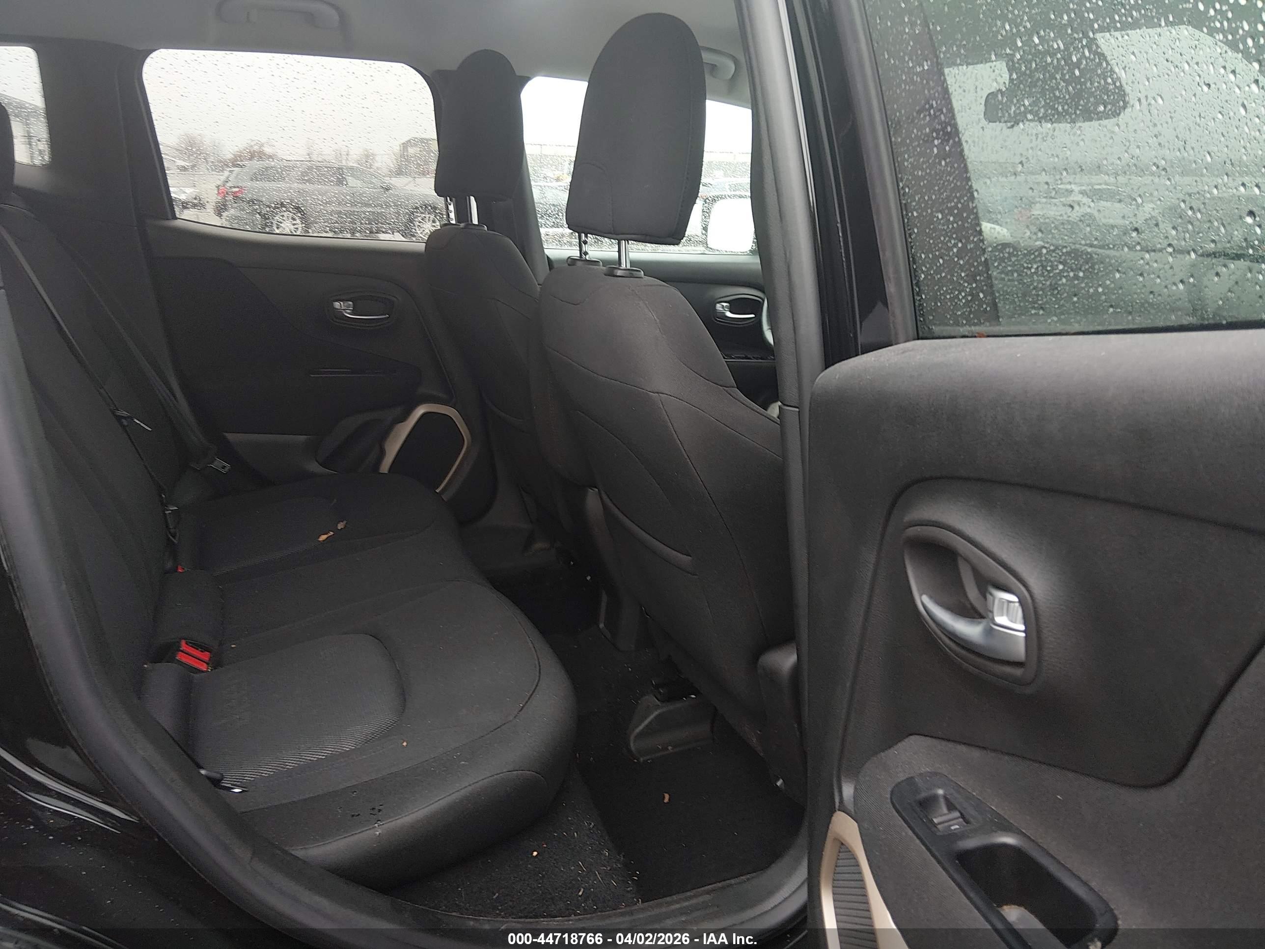 JEEP RENEGADE image 8