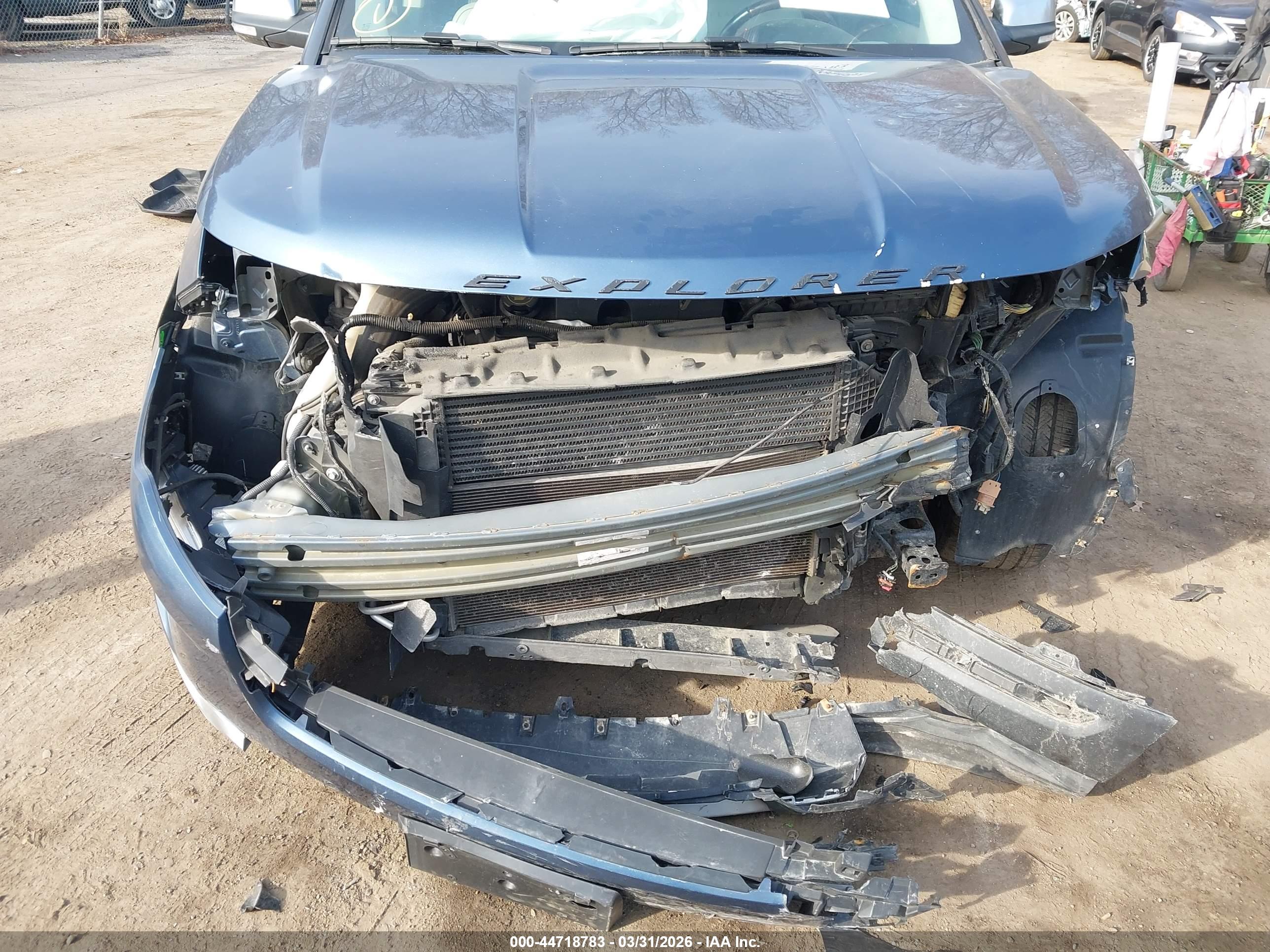 FORD EXPLORER image 6