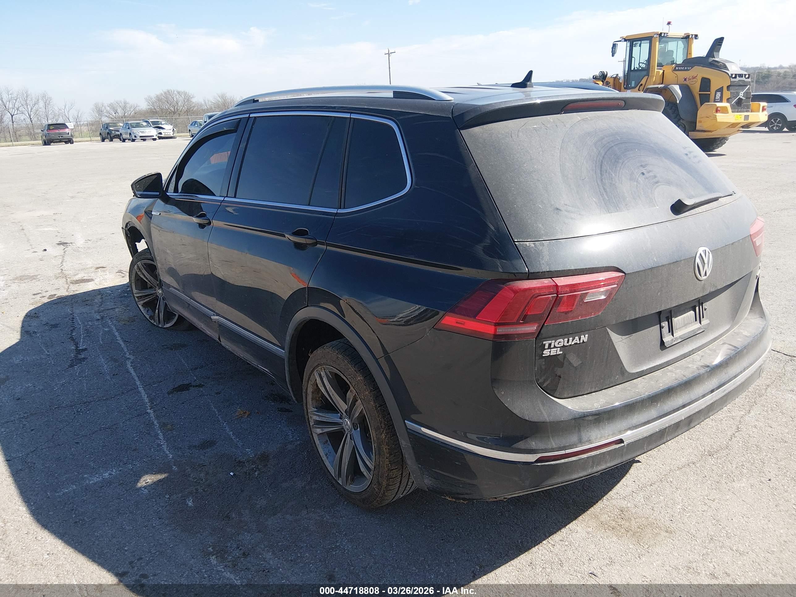 VOLKSWAGEN TIGUAN image 3