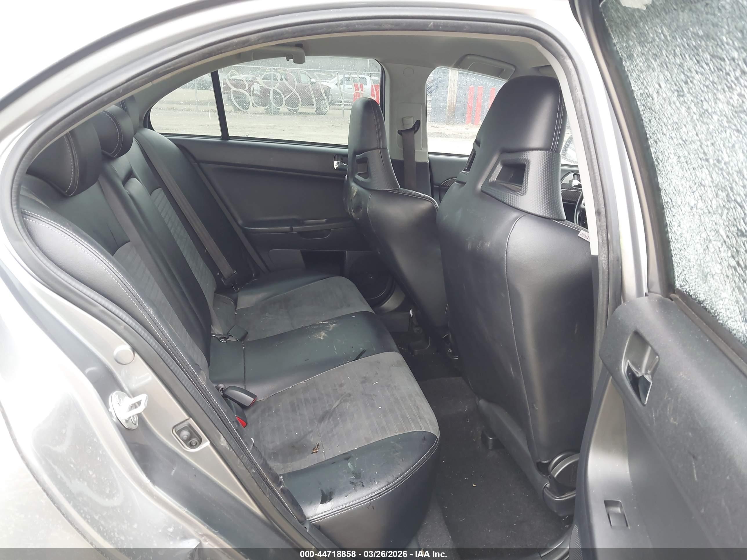 MITSUBISHI LANCER image 8
