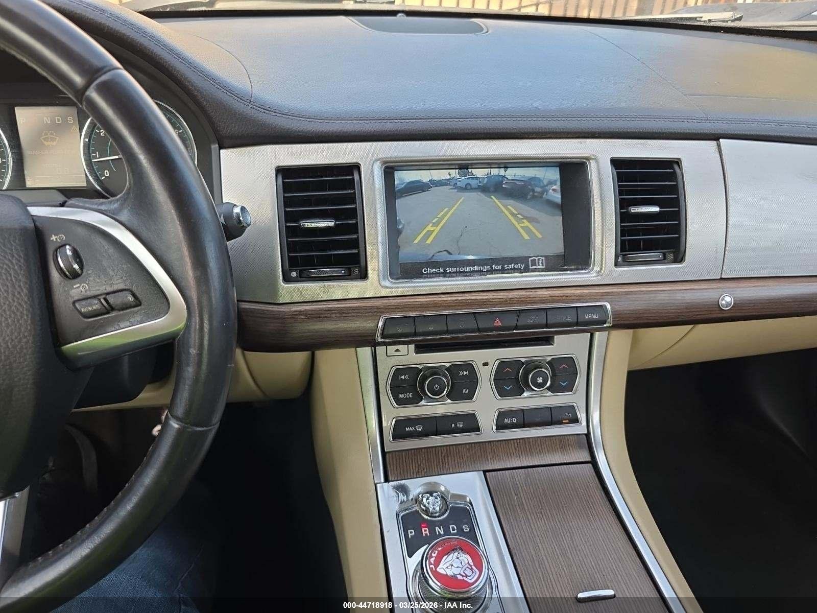 JAGUAR XF image 11