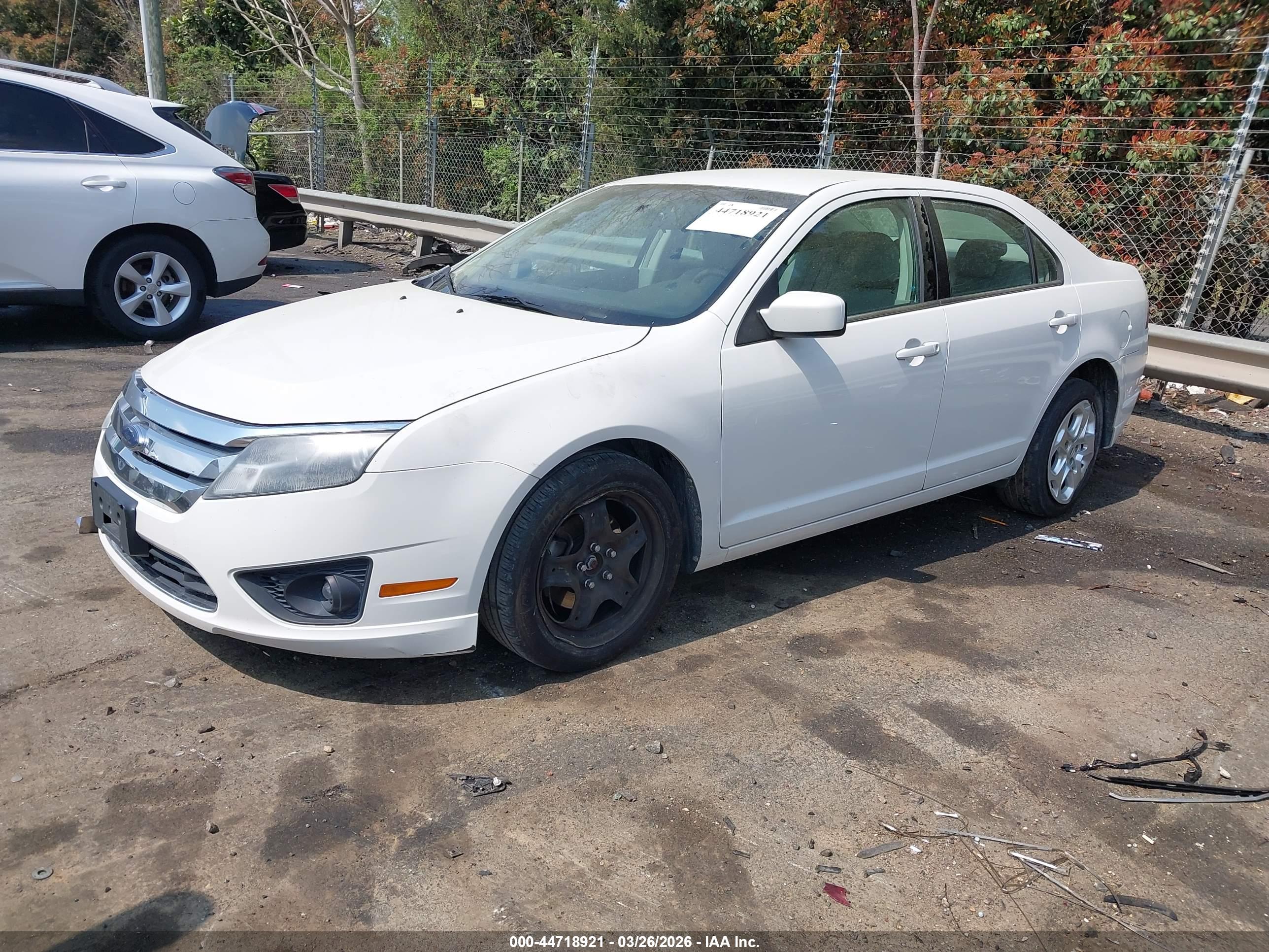 FORD FUSION image 2