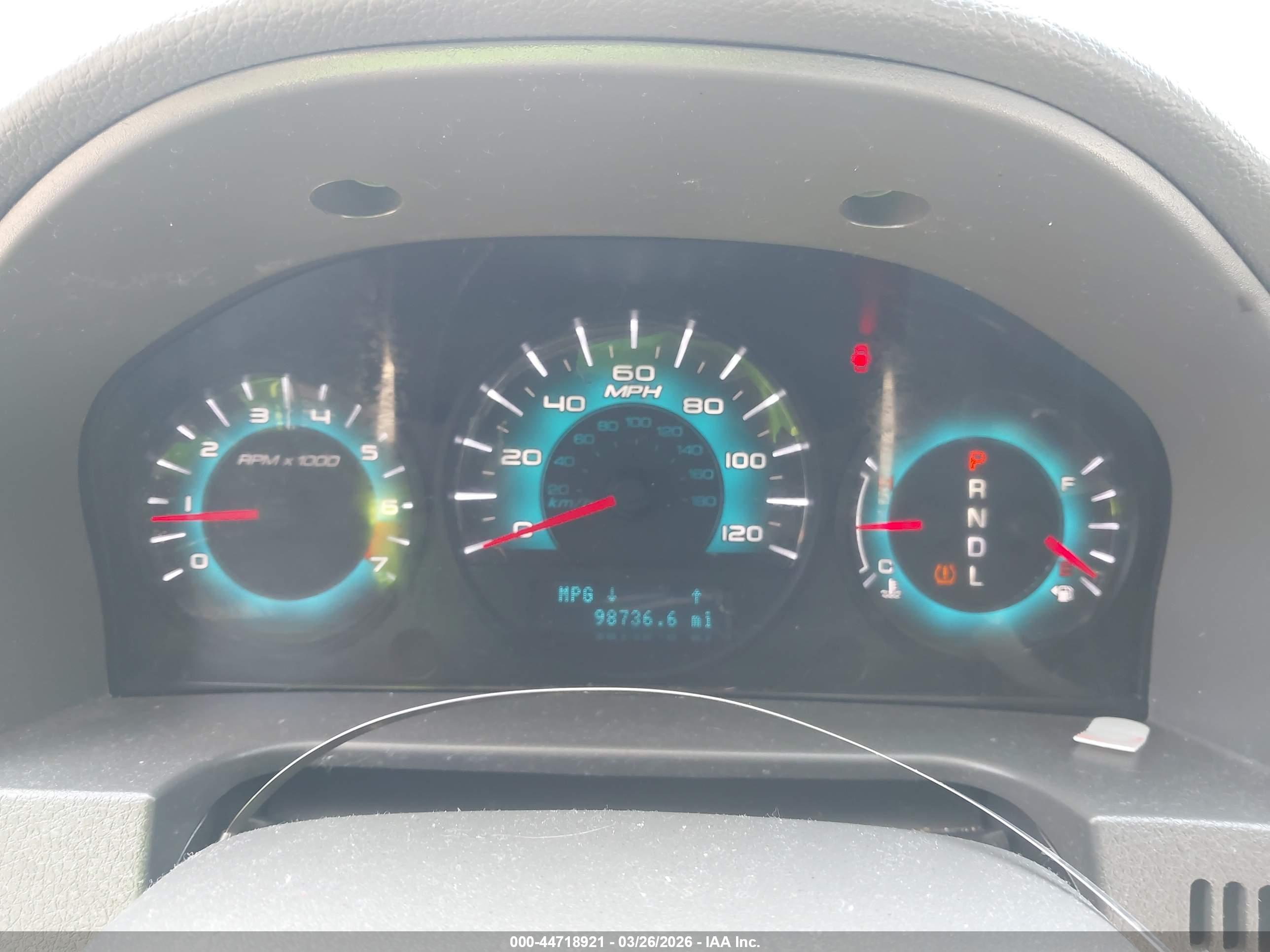 FORD FUSION image 7