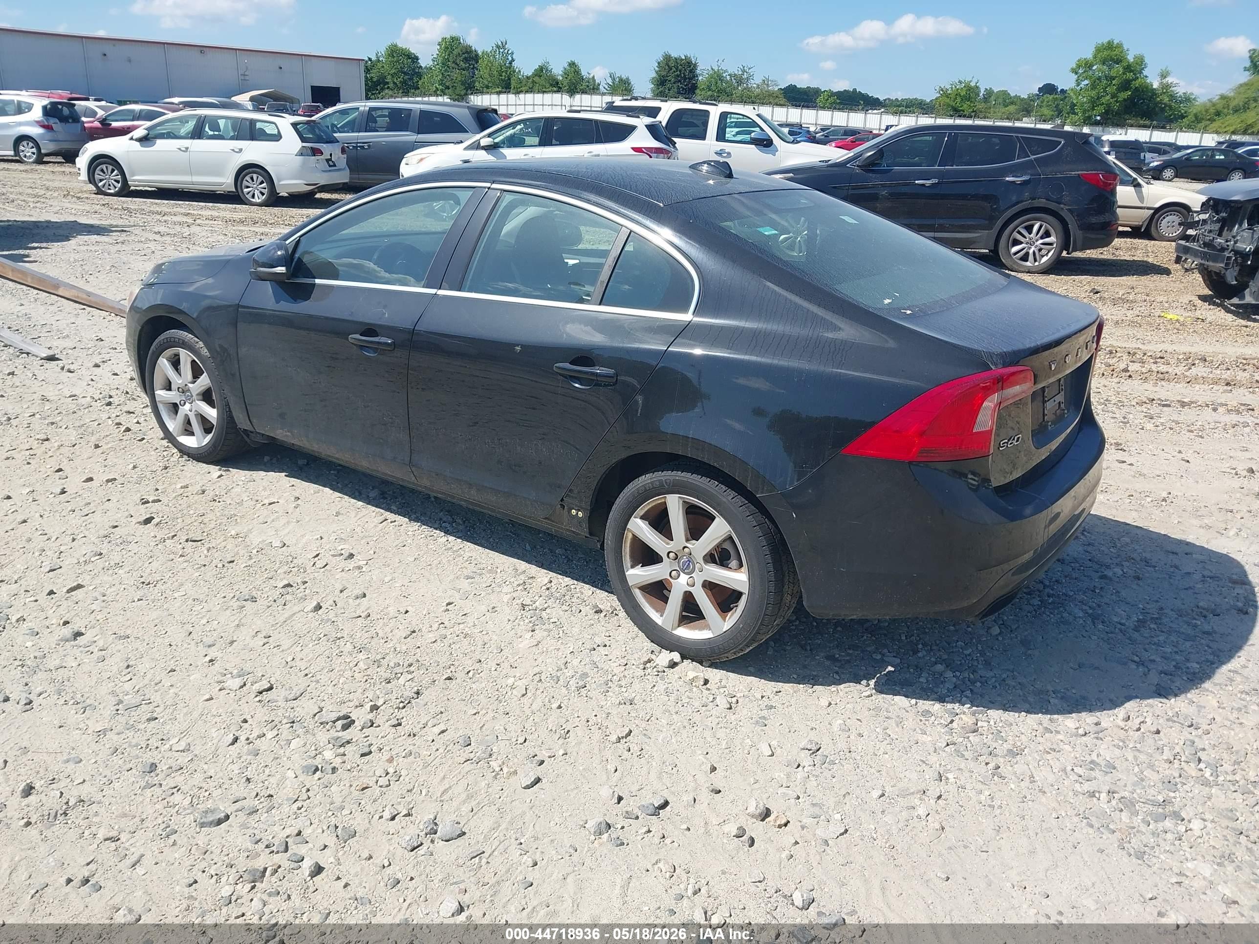 VOLVO S60 image 3