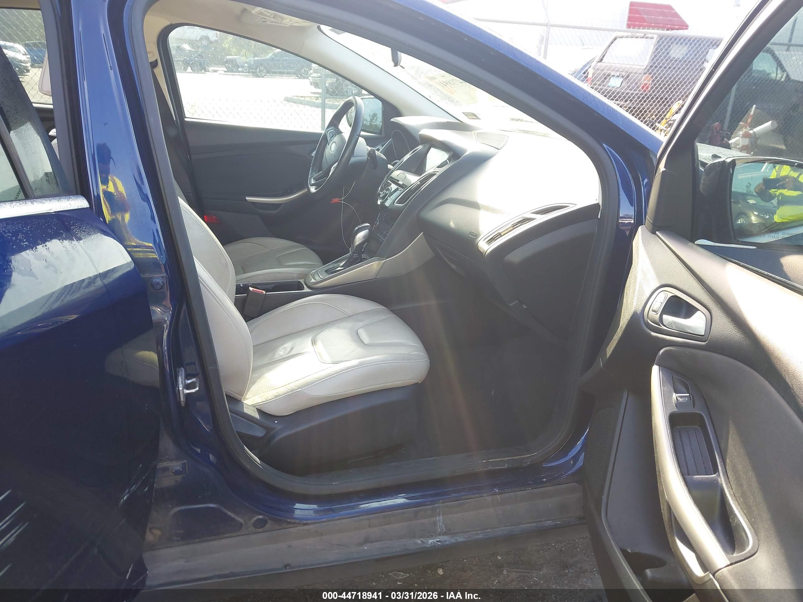 FORD FOCUS image 5
