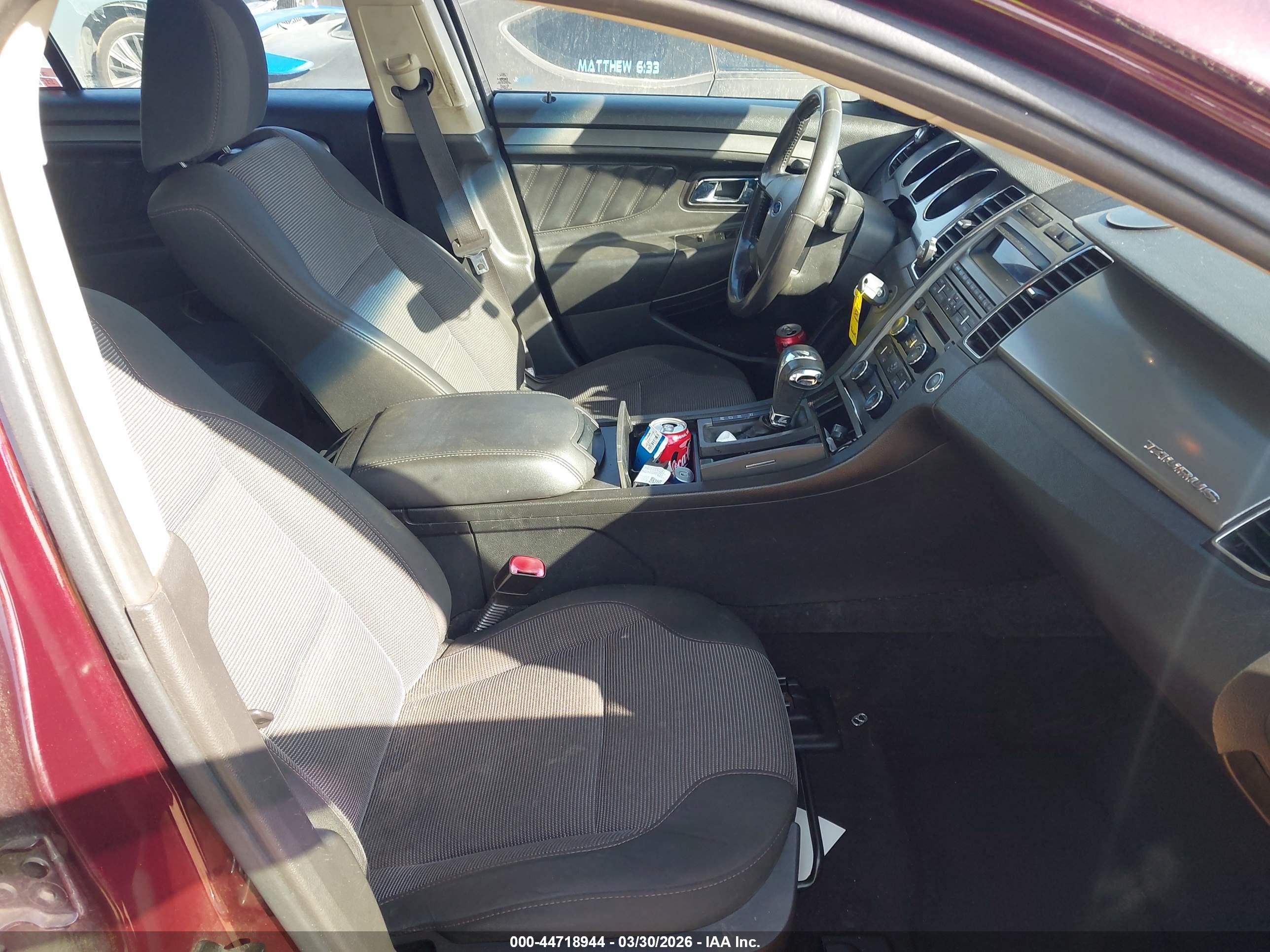 FORD TAURUS image 5