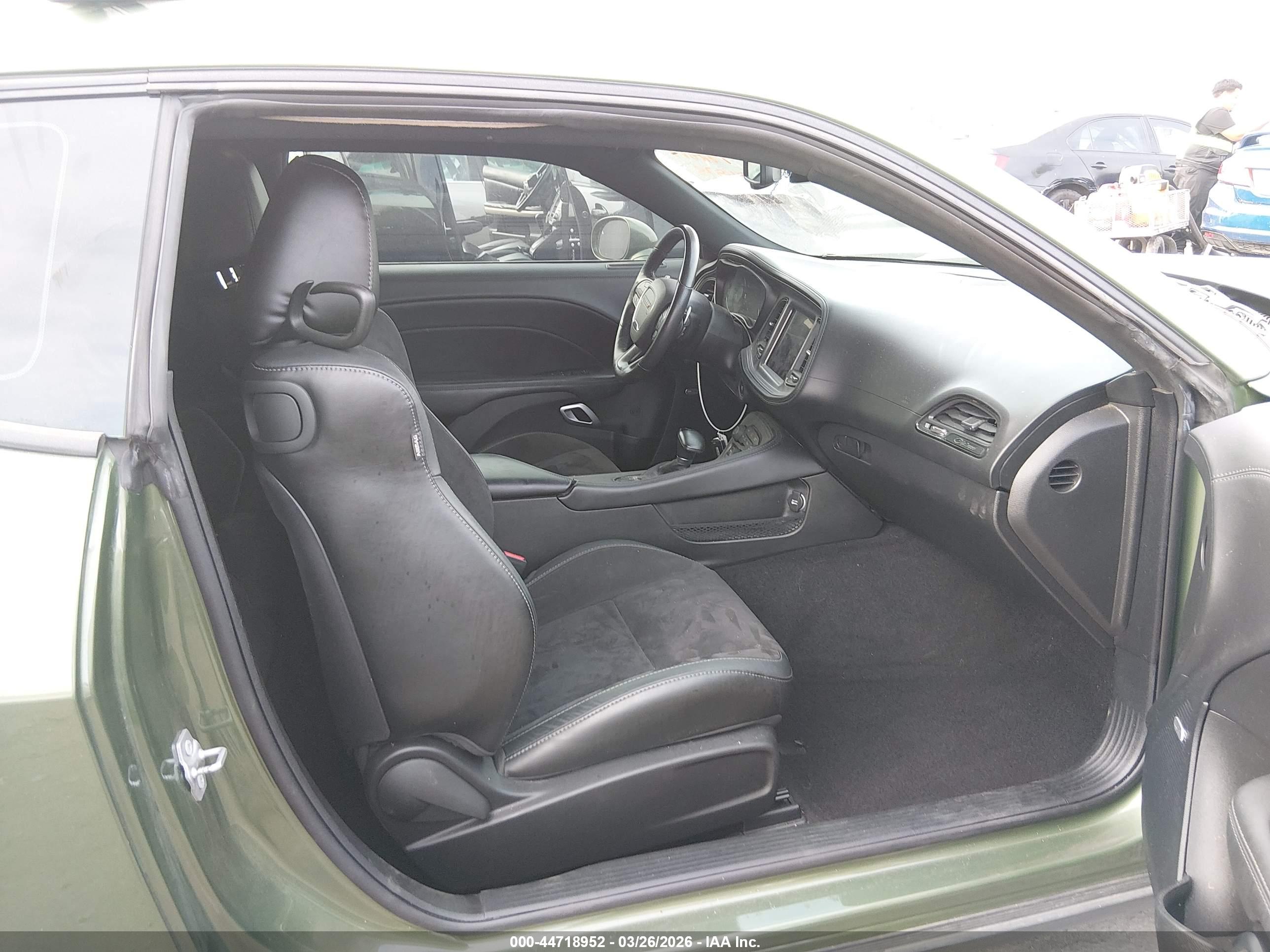 DODGE CHALLENGER image 5