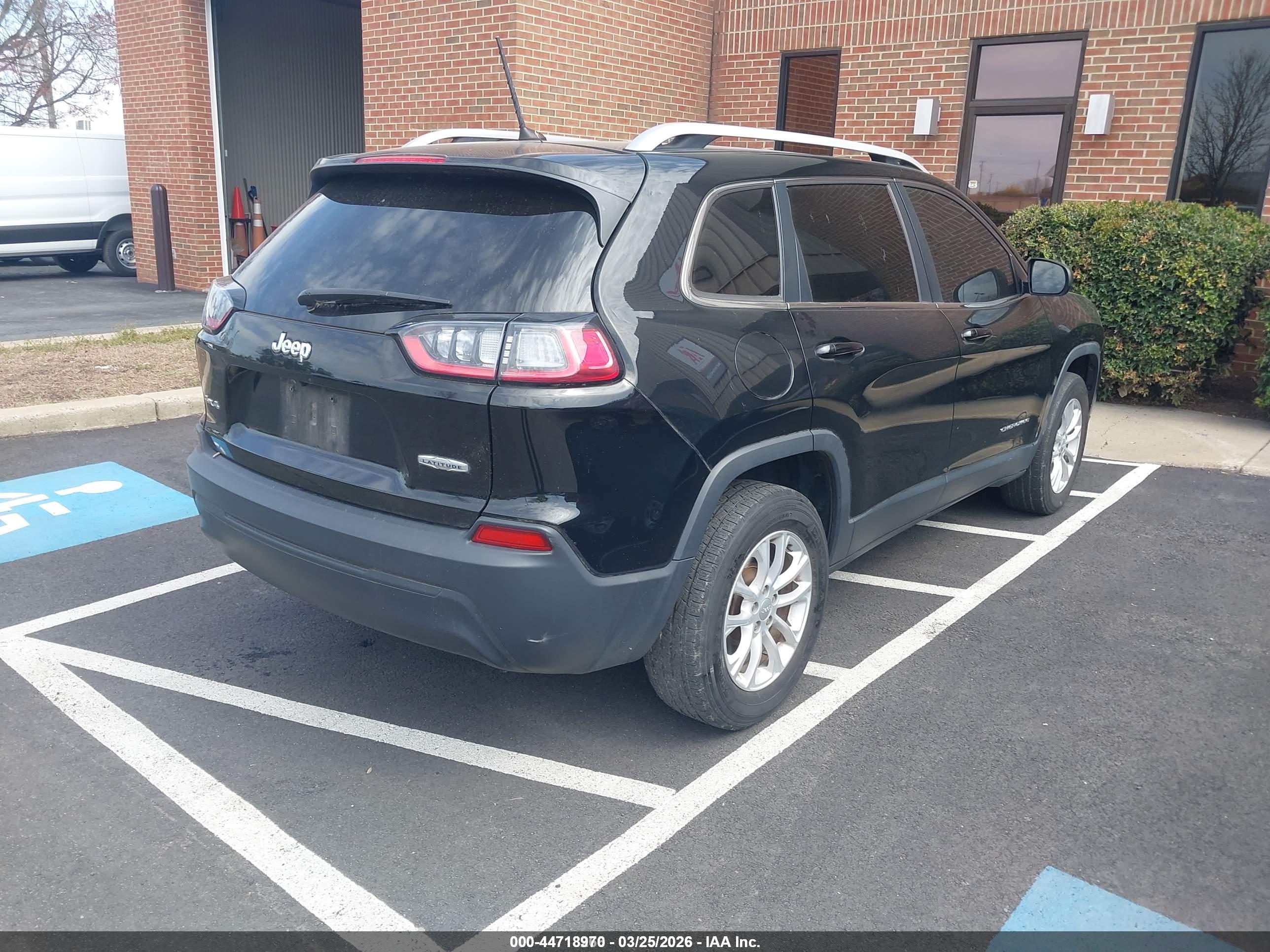JEEP CHEROKEE image 4