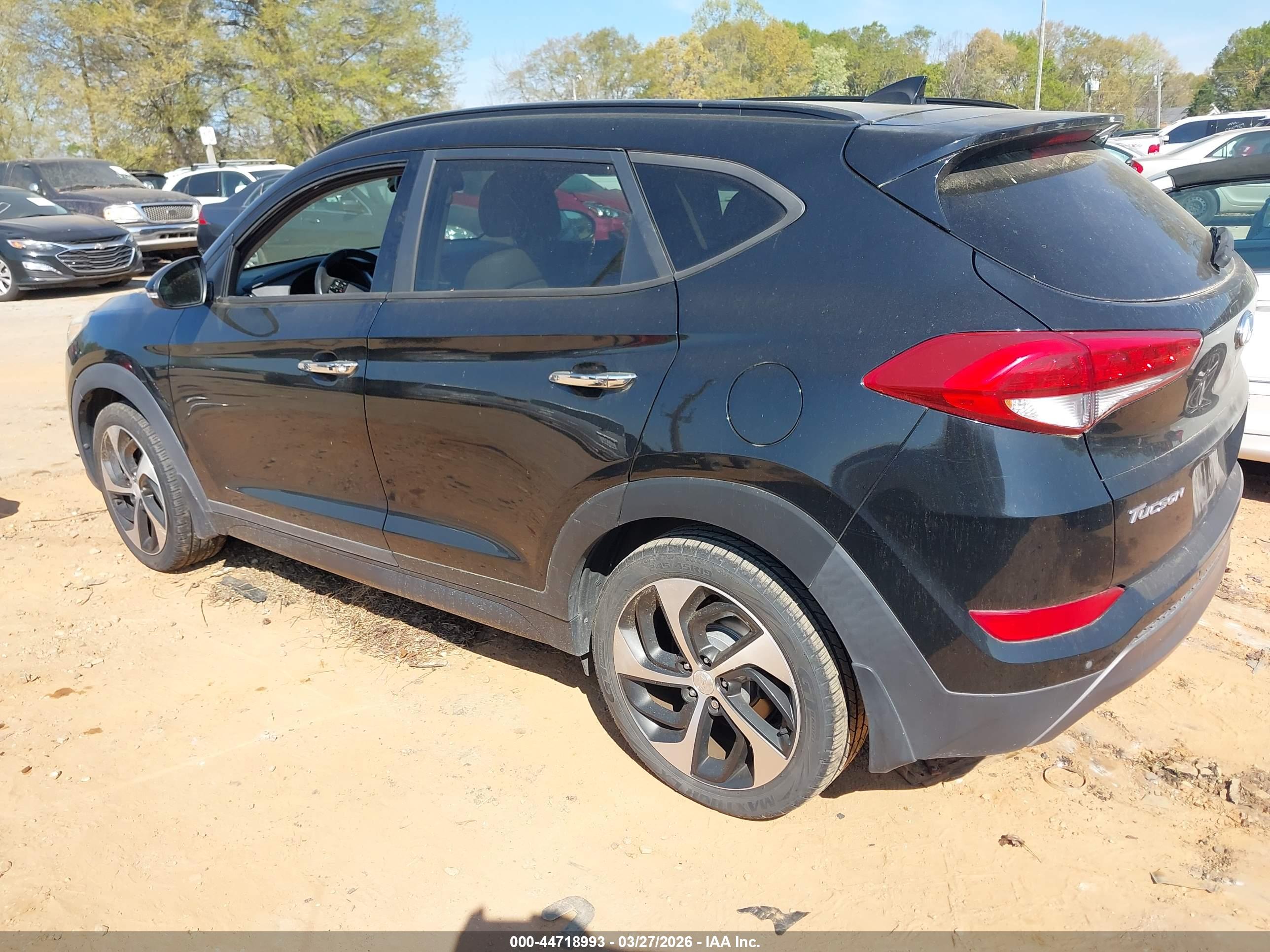 HYUNDAI TUCSON image 3
