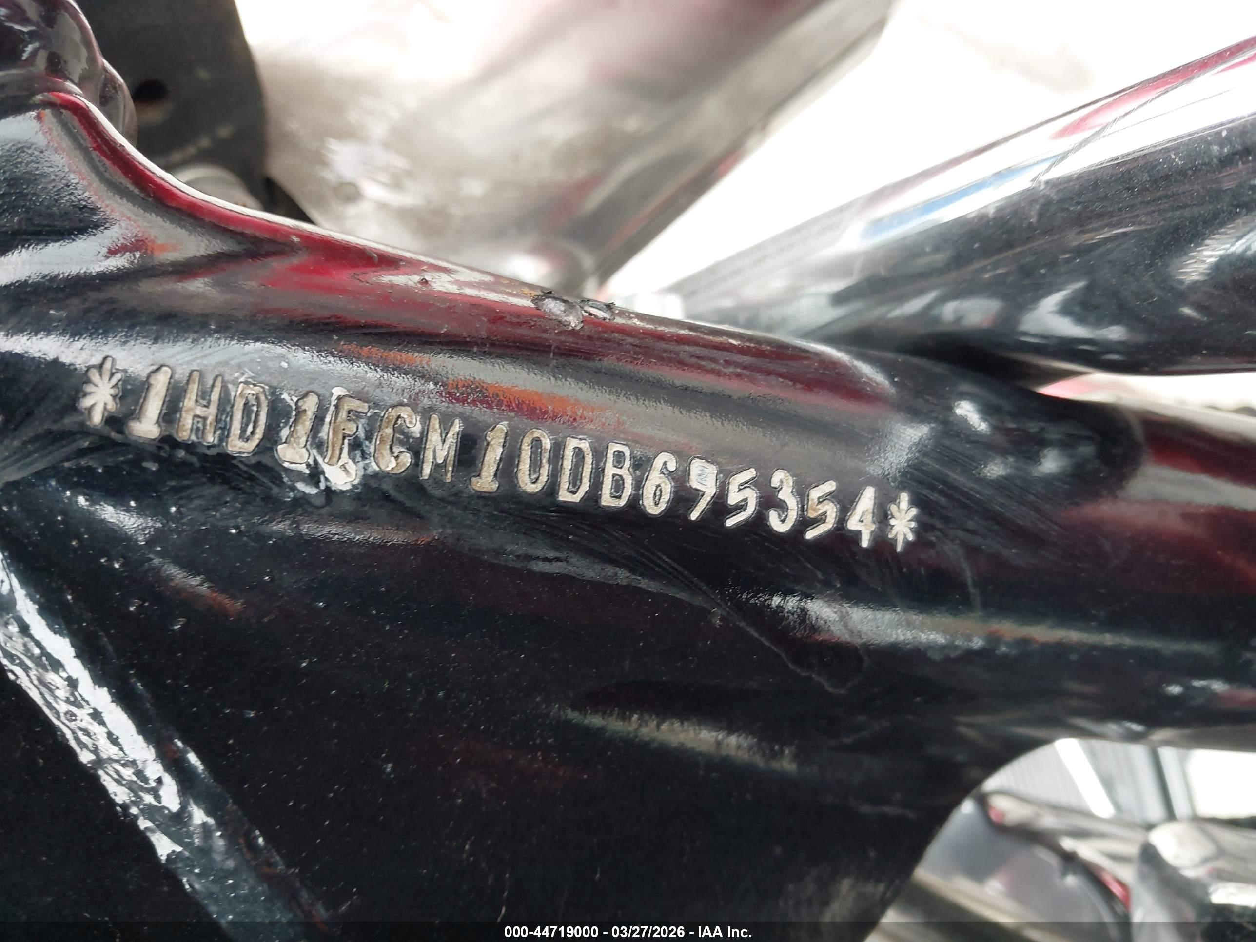 HARLEY-DAVIDSON FLHTCU image 10