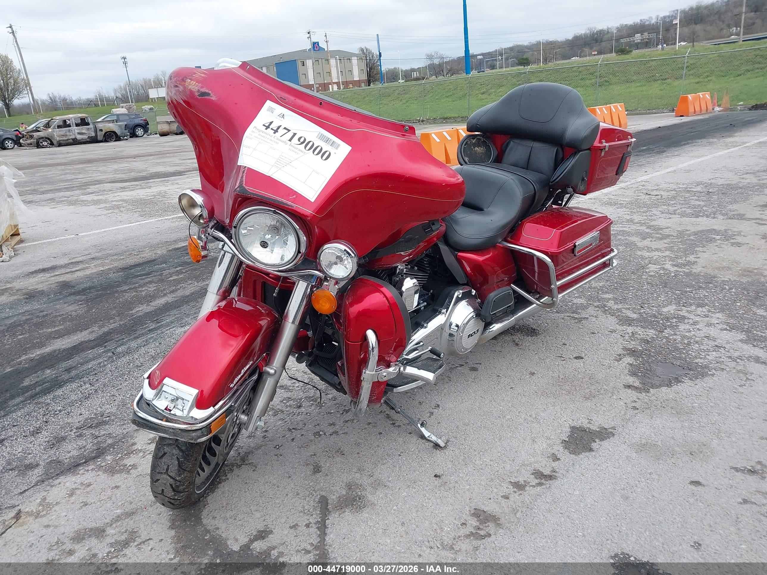 HARLEY-DAVIDSON FLHTCU image 2