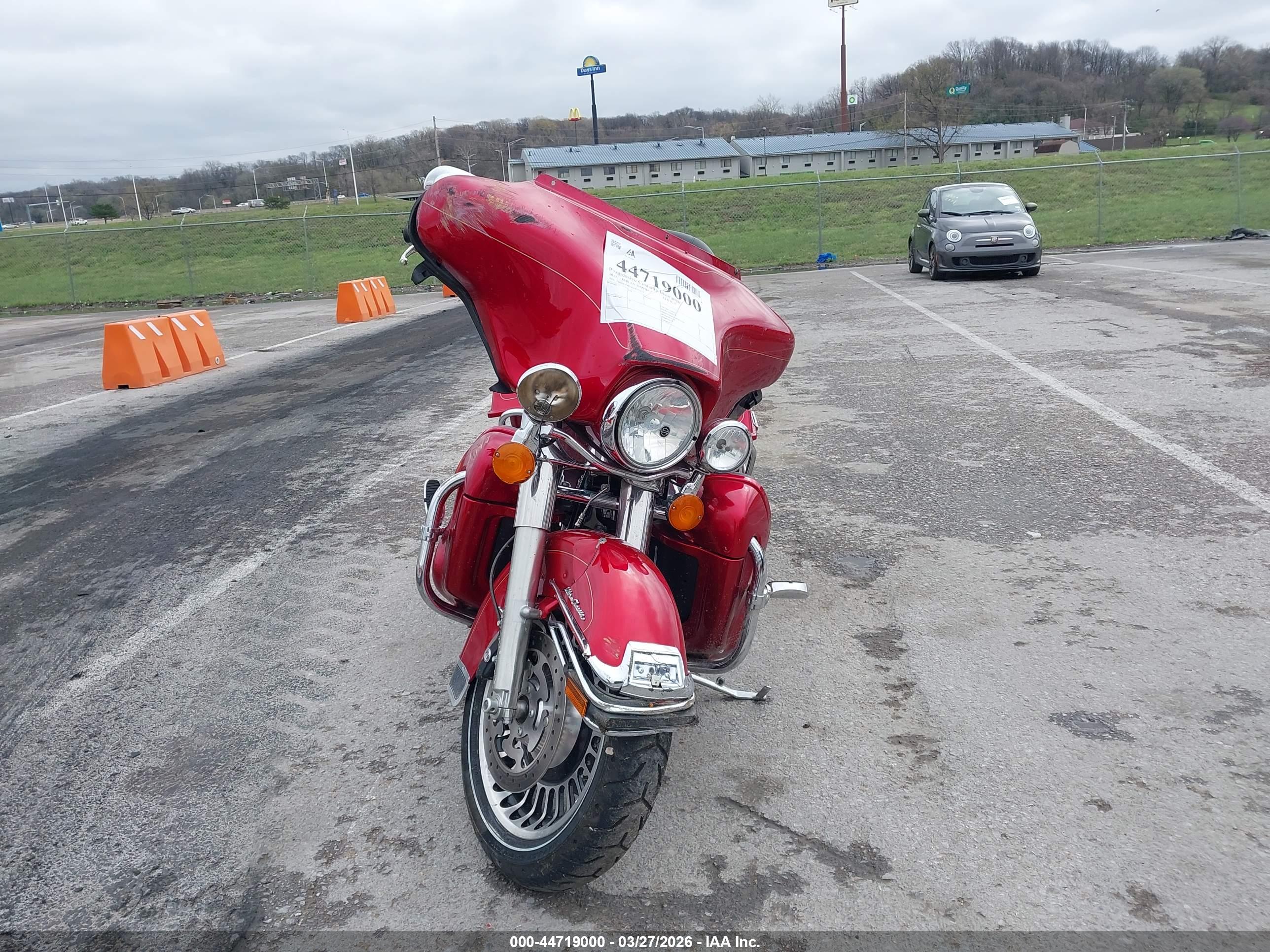 HARLEY-DAVIDSON FLHTCU image 5