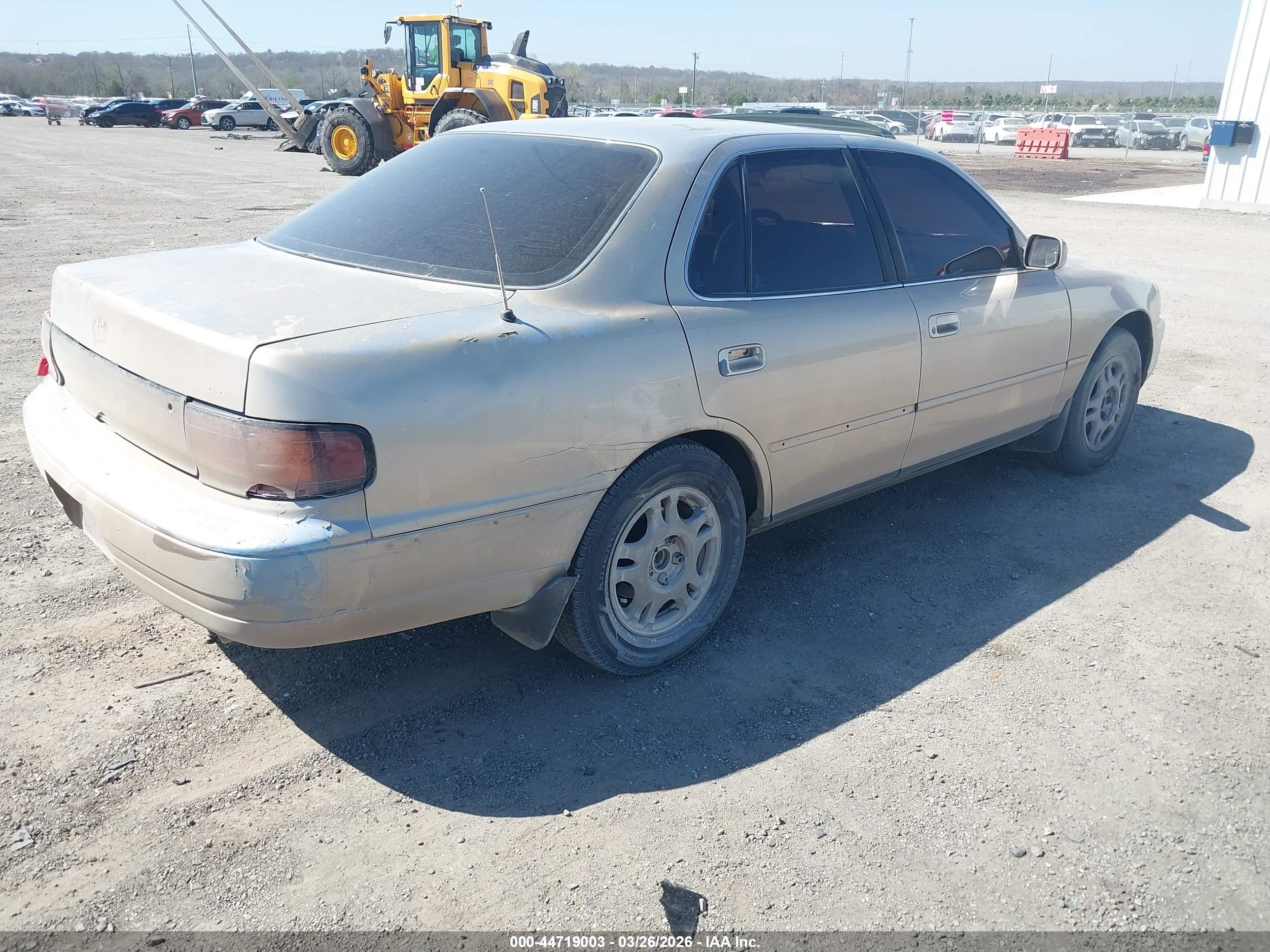 TOYOTA CAMRY image 4