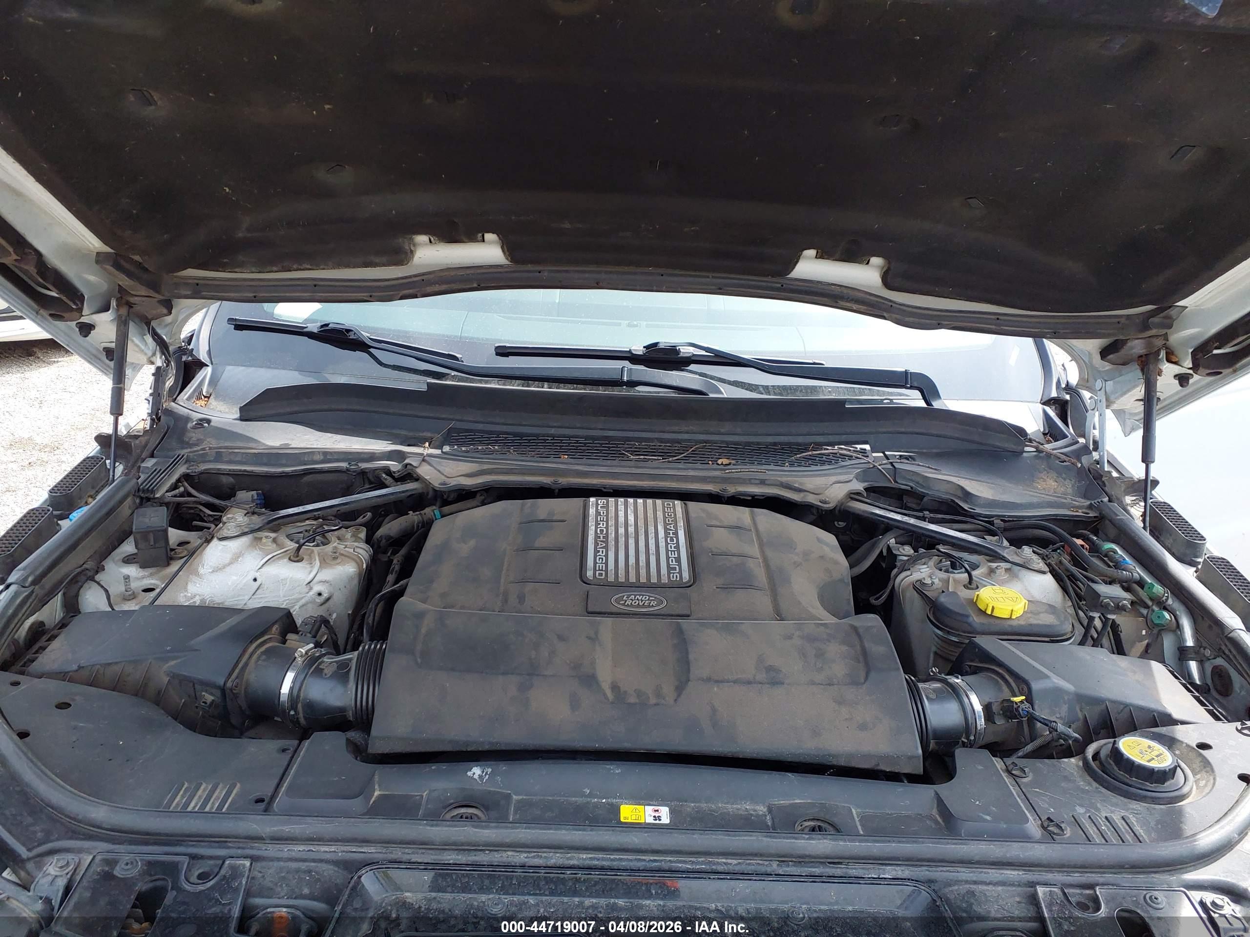 LAND ROVER image 10