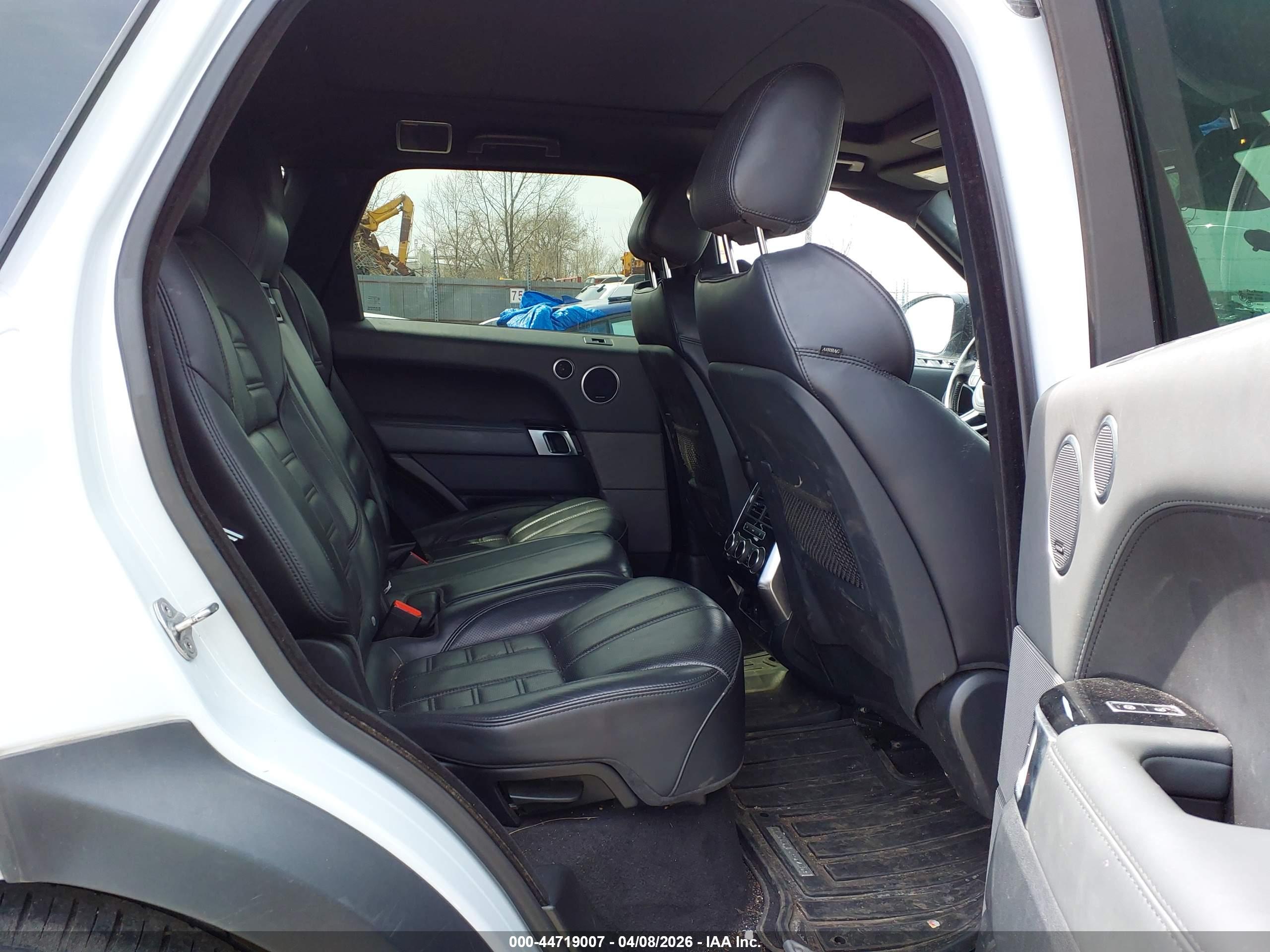 LAND ROVER image 8