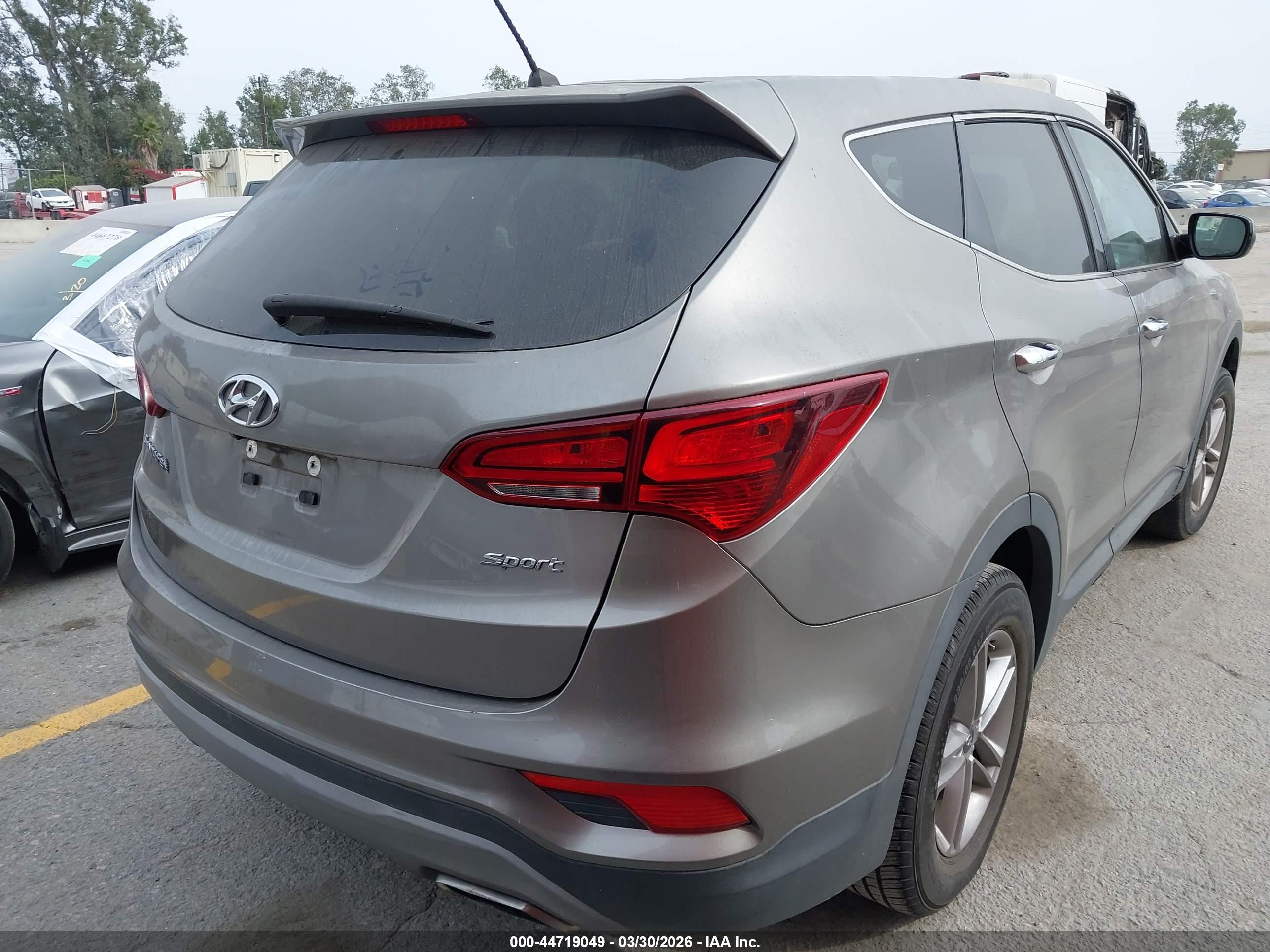 HYUNDAI SANTA image 4