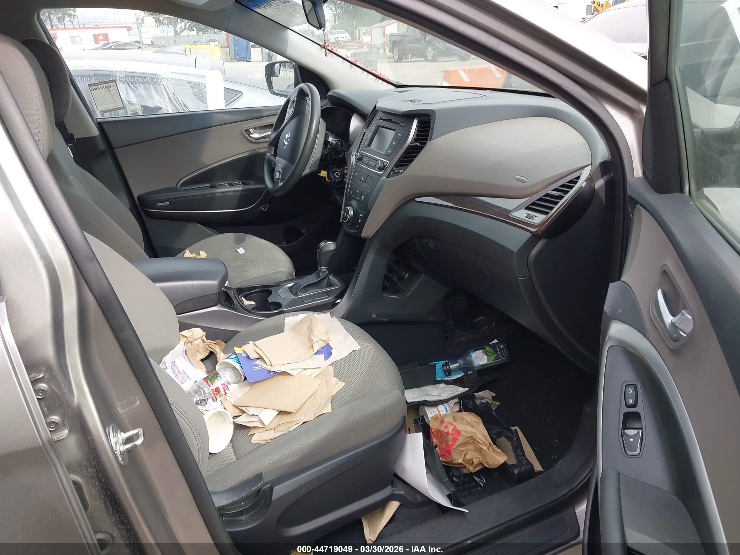 HYUNDAI SANTA image 5