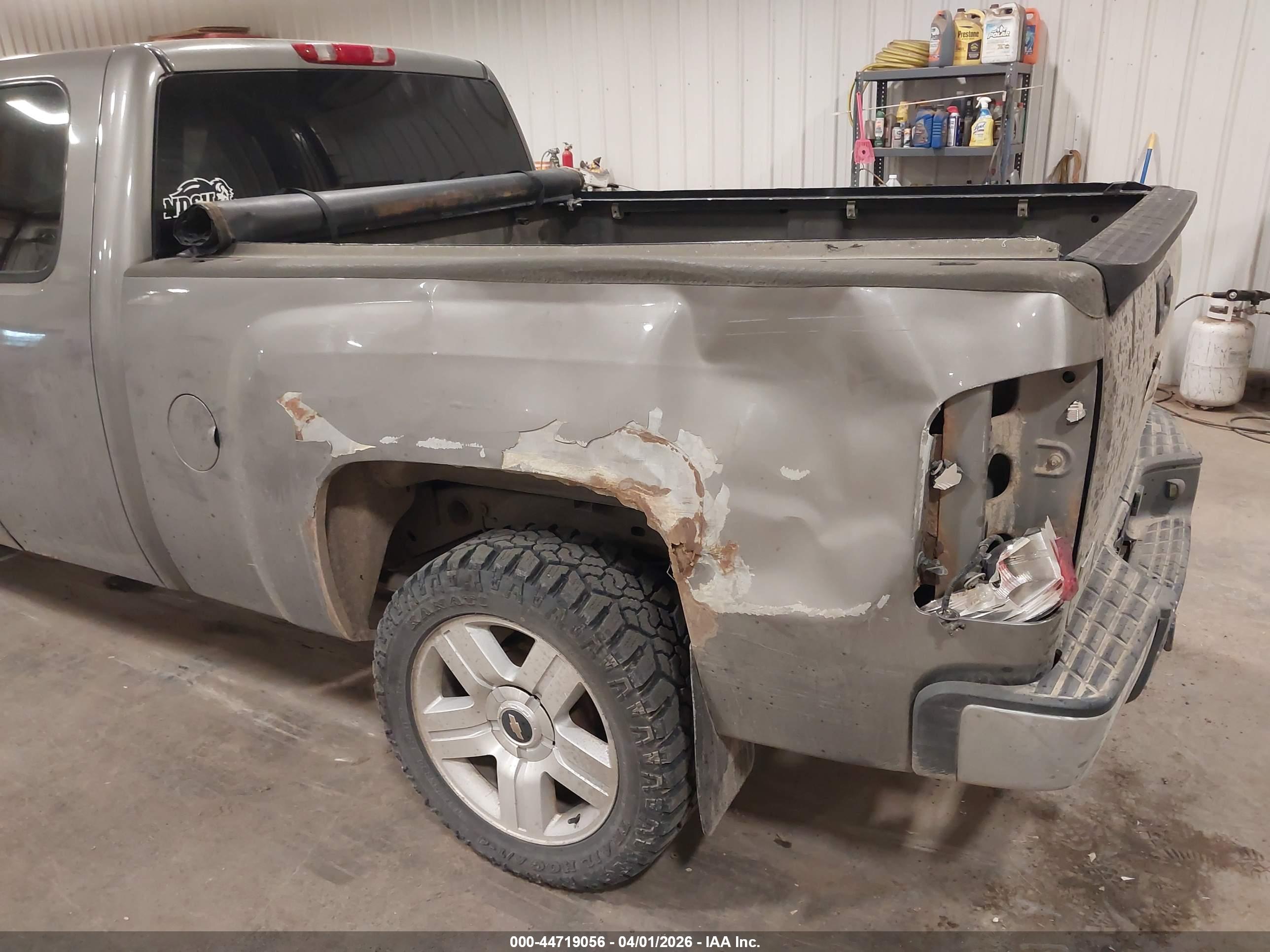 CHEVROLET SILVERADO image 6