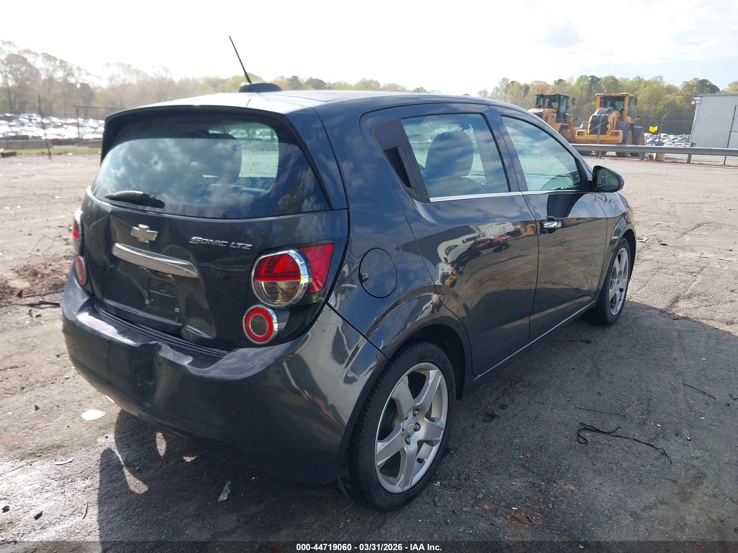 CHEVROLET SONIC image 4