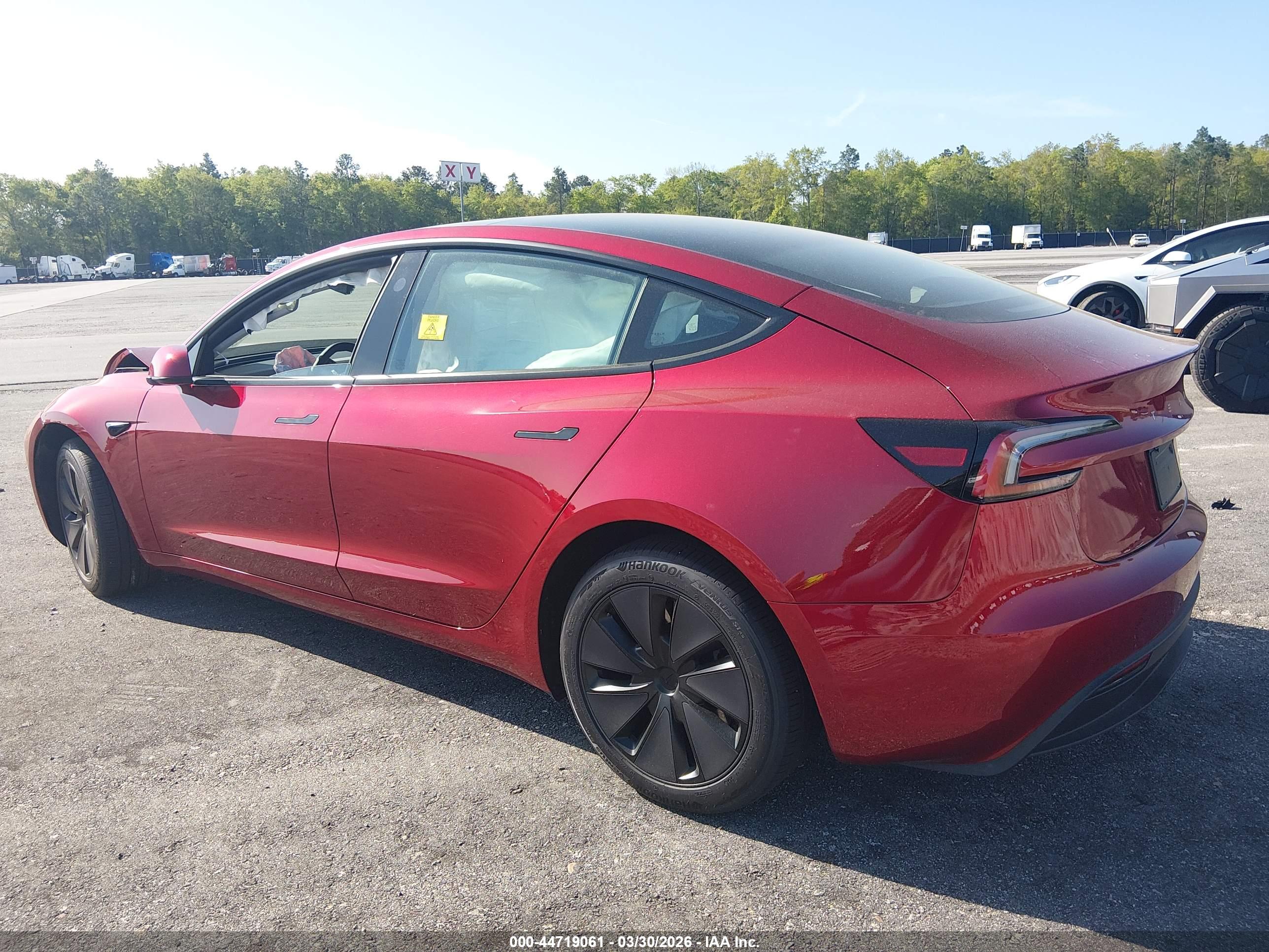TESLA MODEL image 3