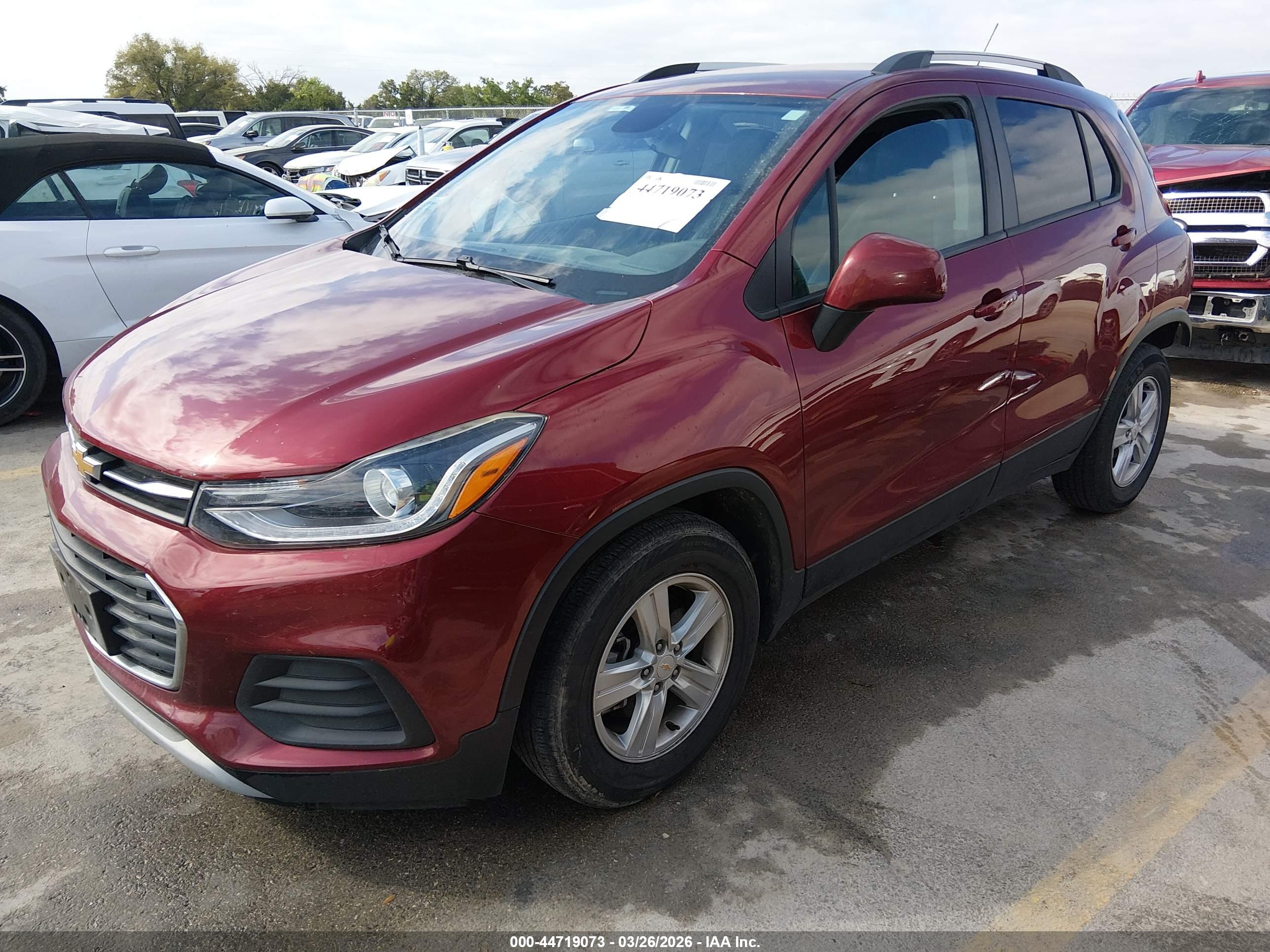 CHEVROLET TRAX image 2