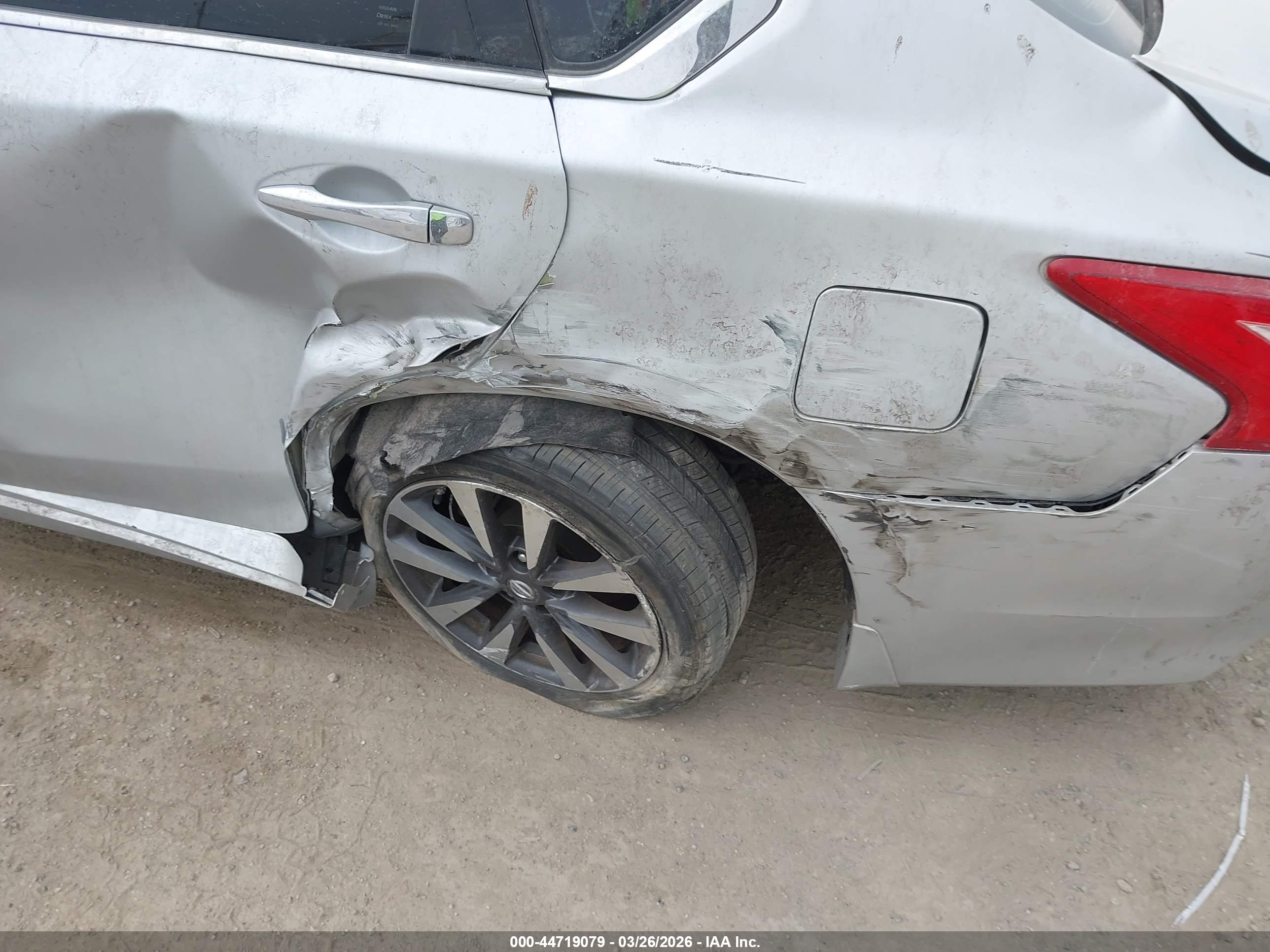 NISSAN ALTIMA image 6