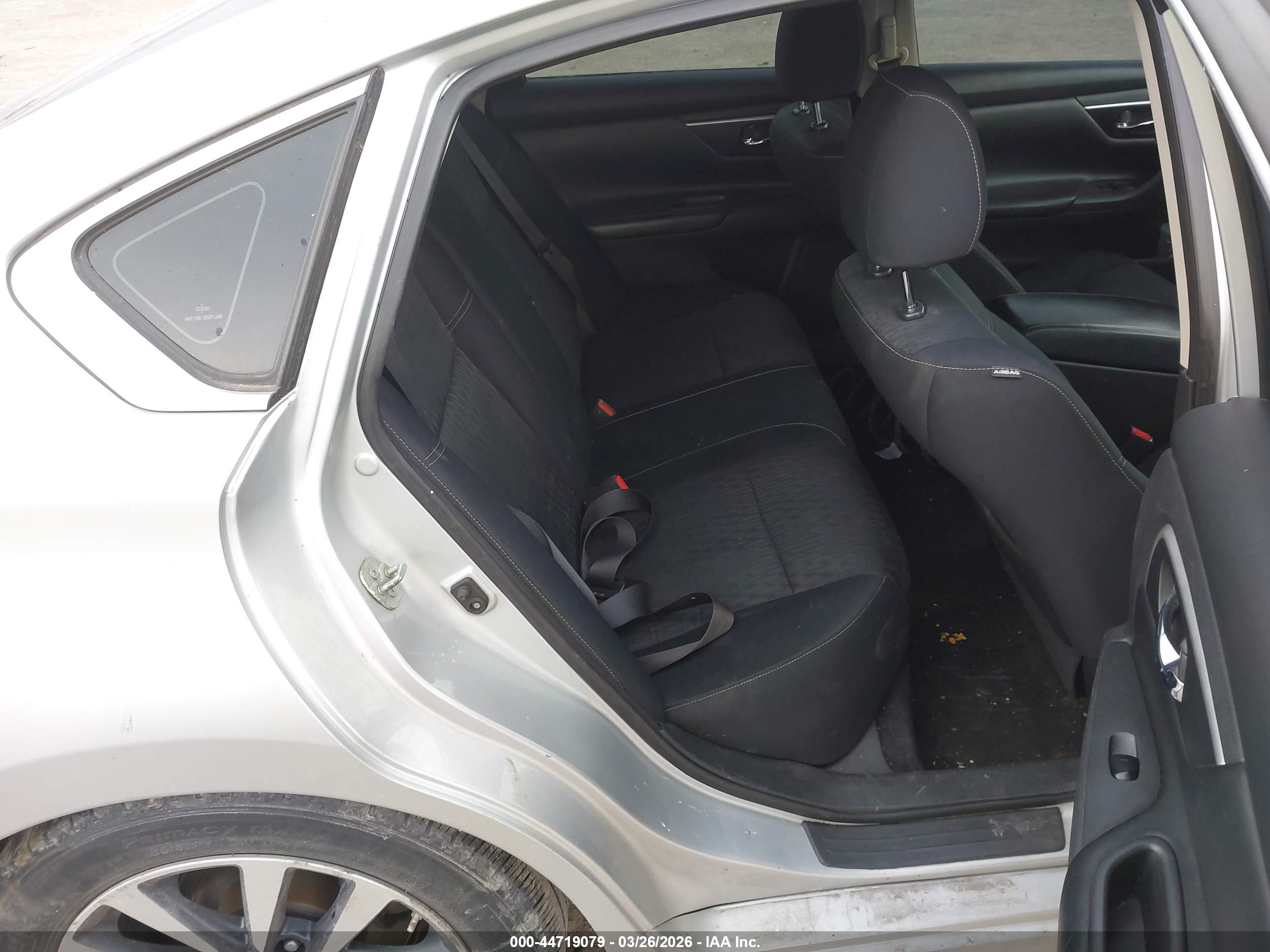 NISSAN ALTIMA image 8