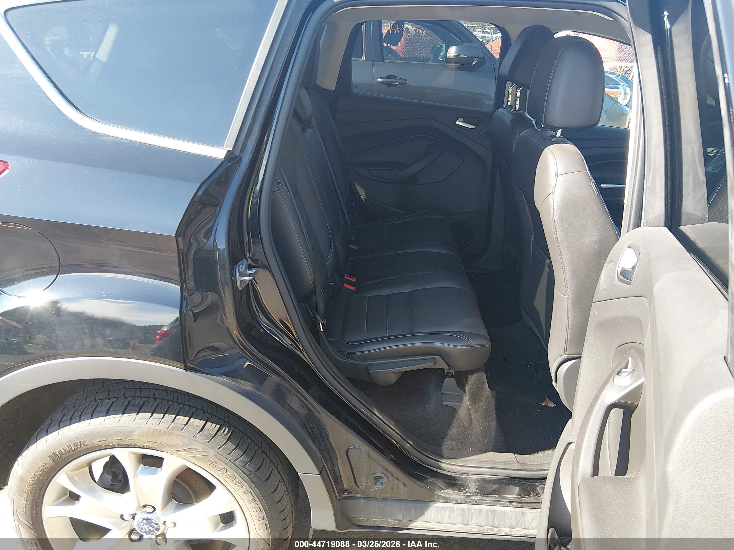 FORD ESCAPE image 8