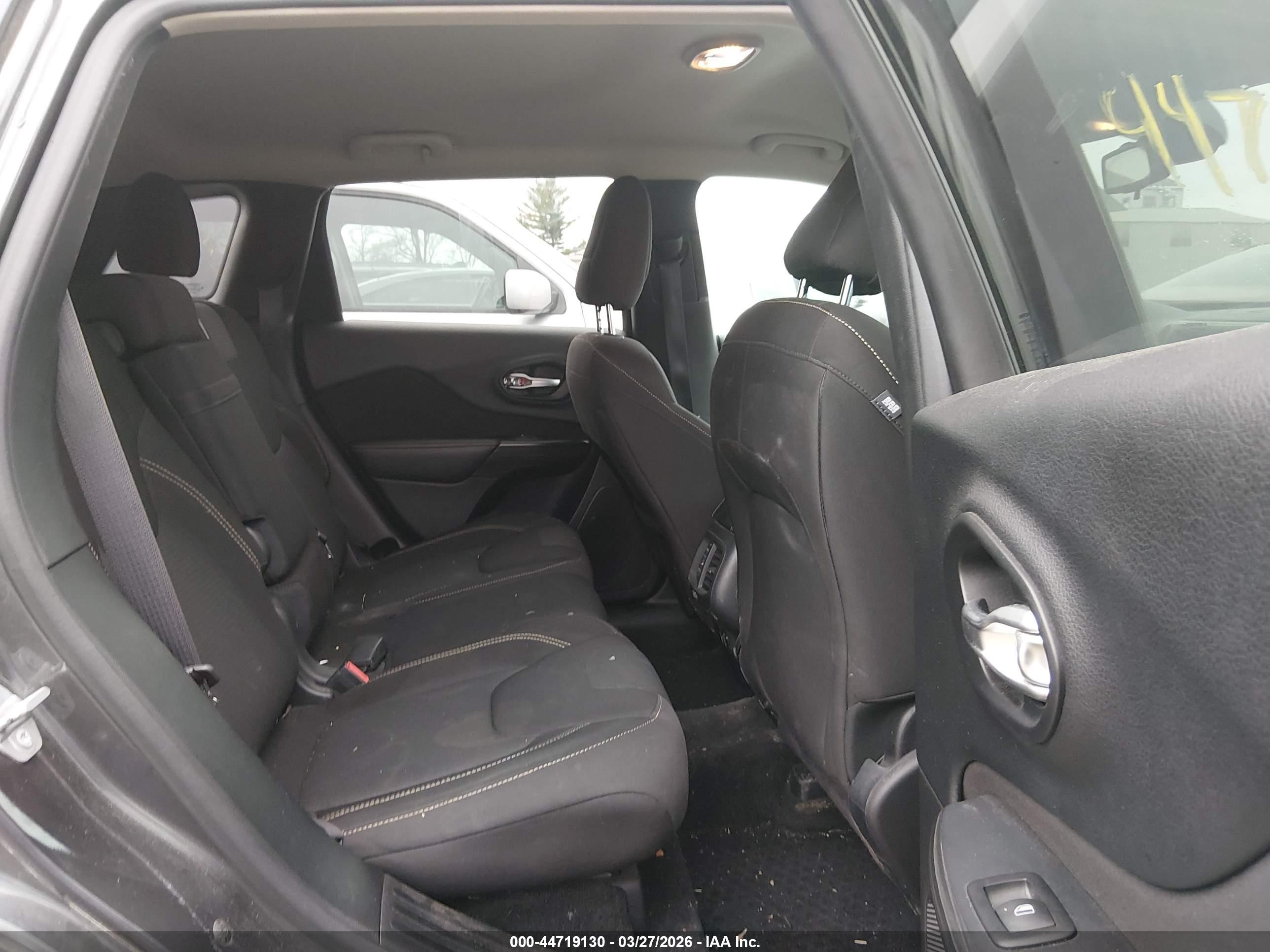JEEP CHEROKEE image 8