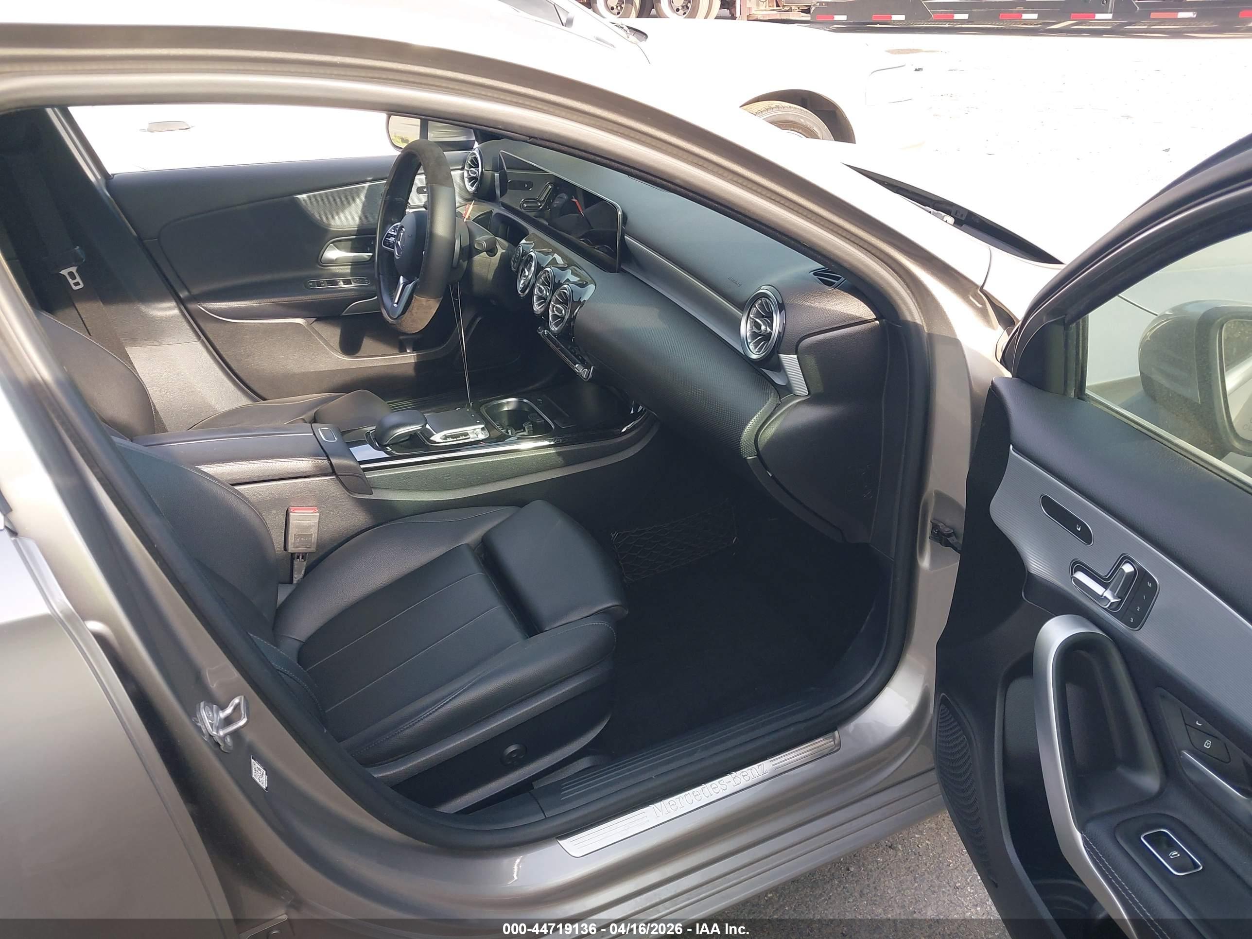 MERCEDES-BENZ A image 5