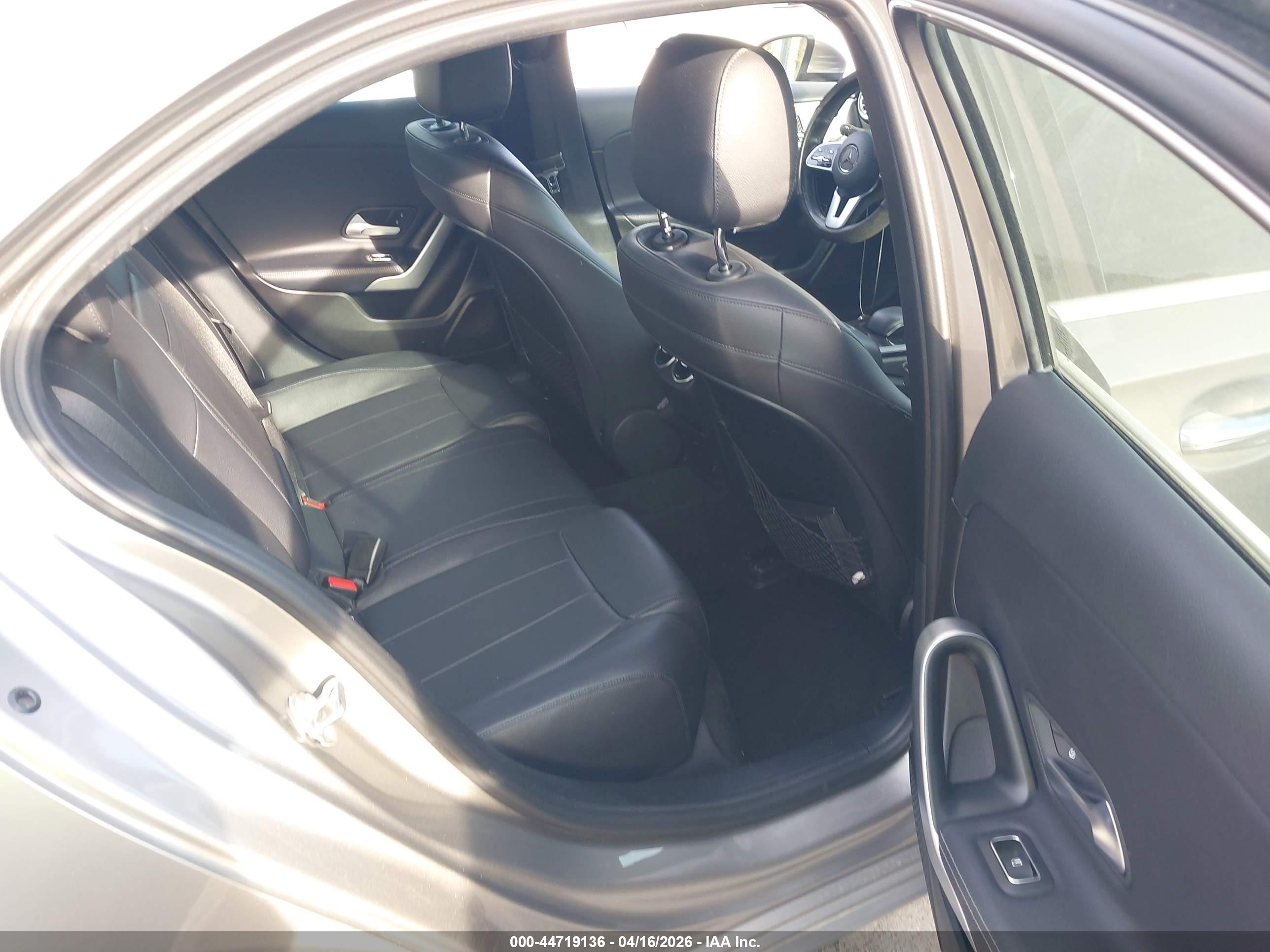 MERCEDES-BENZ A image 8