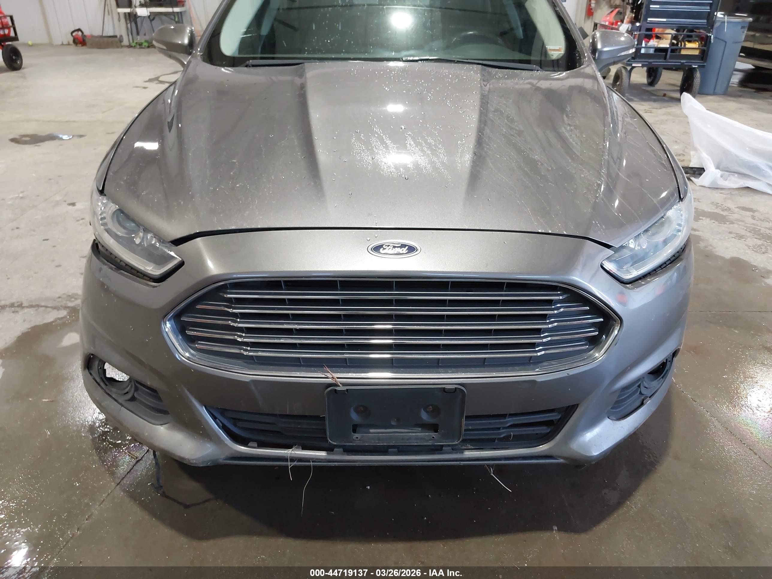 FORD FUSION image 6