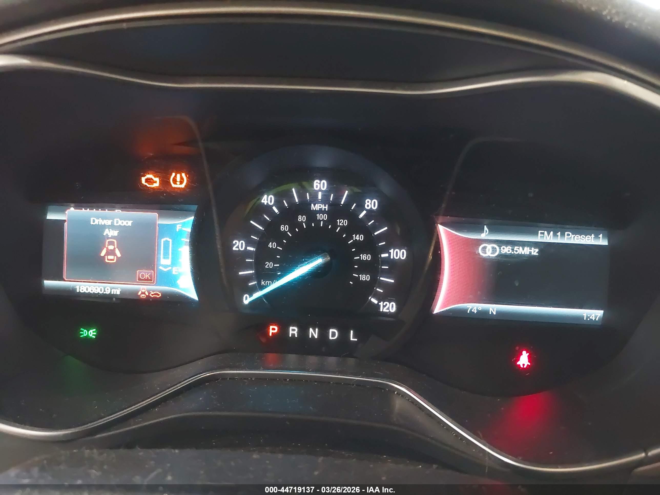 FORD FUSION image 7