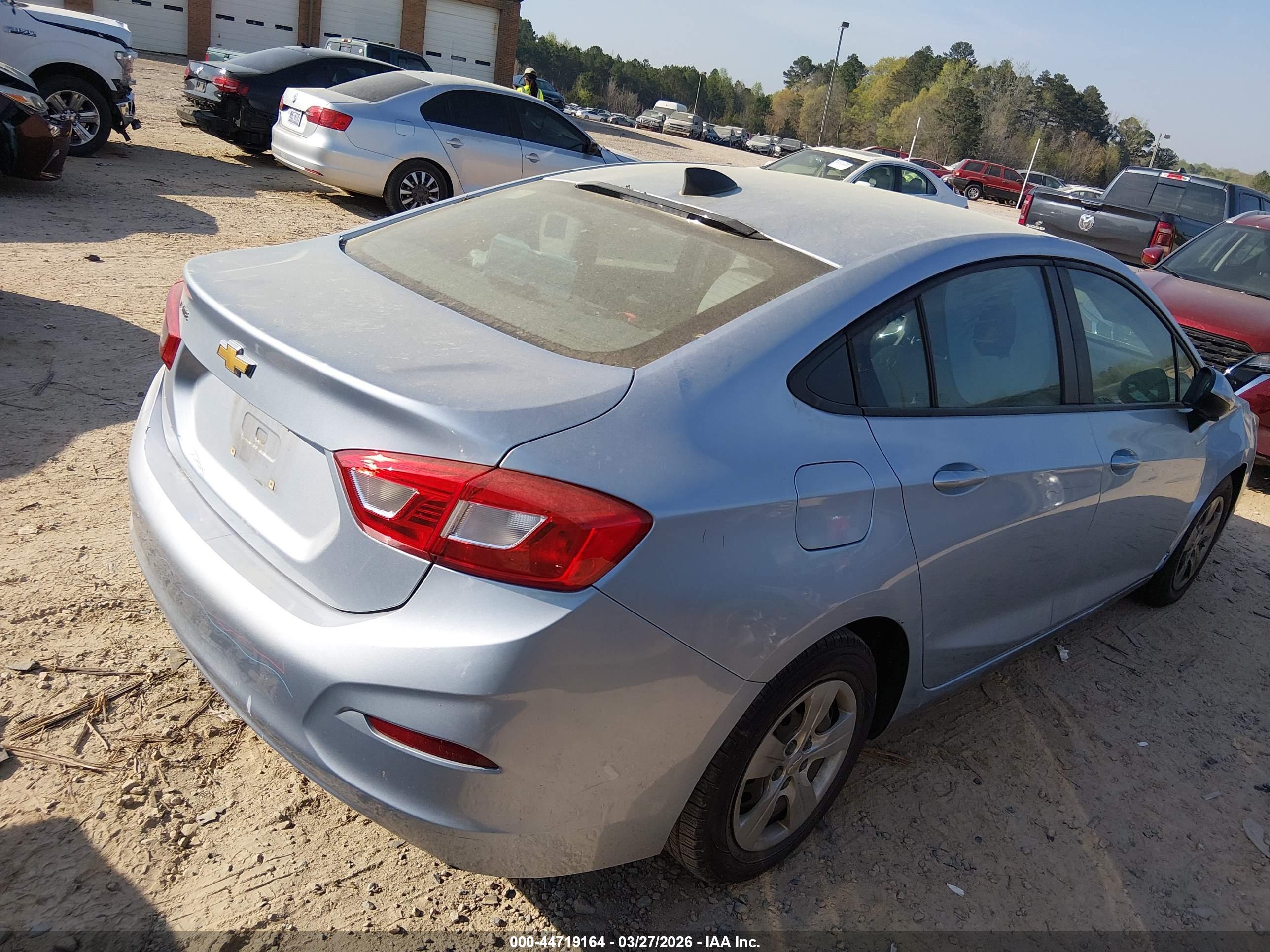 CHEVROLET CRUZE image 4