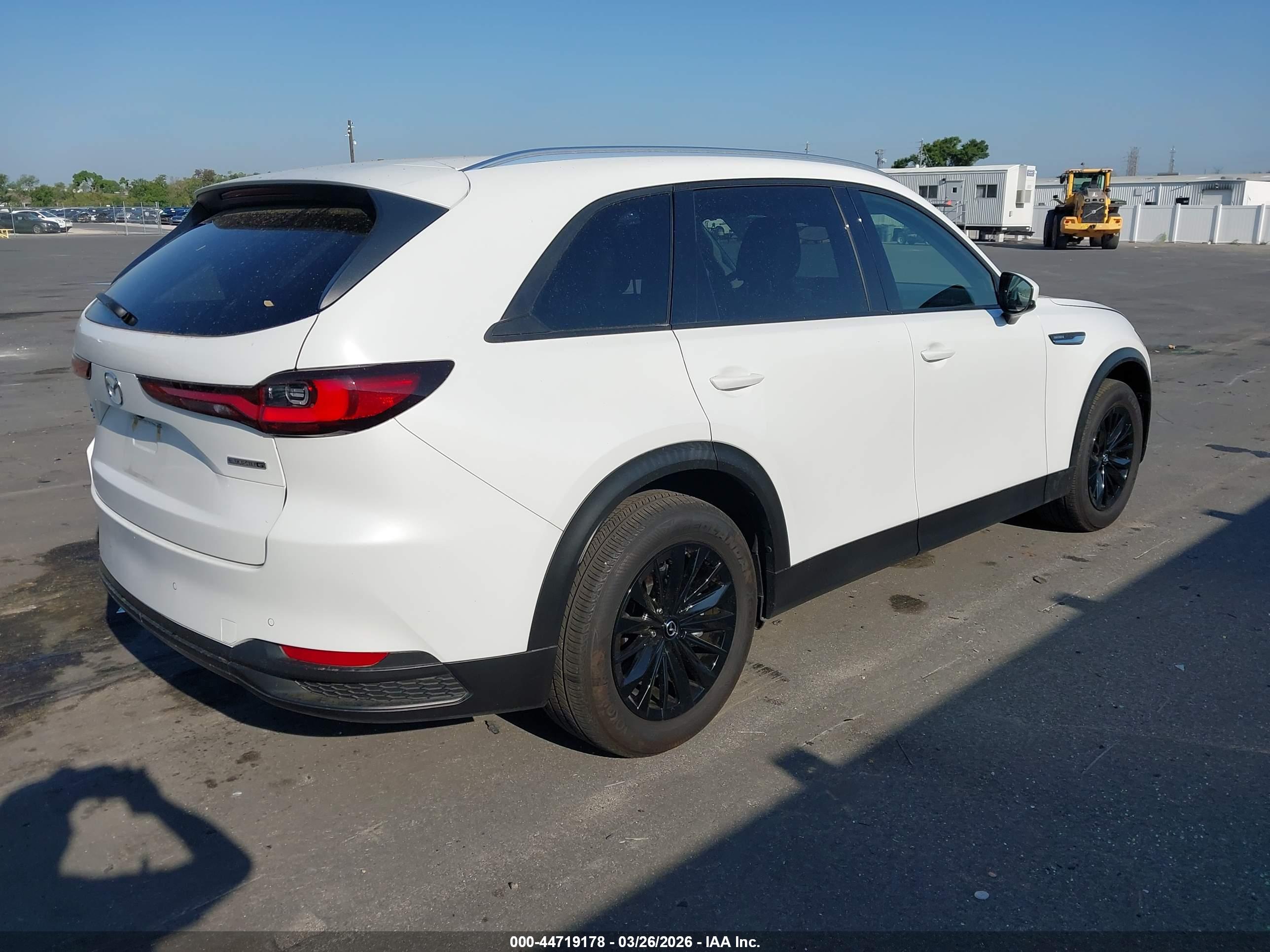 MAZDA CX-90 image 4