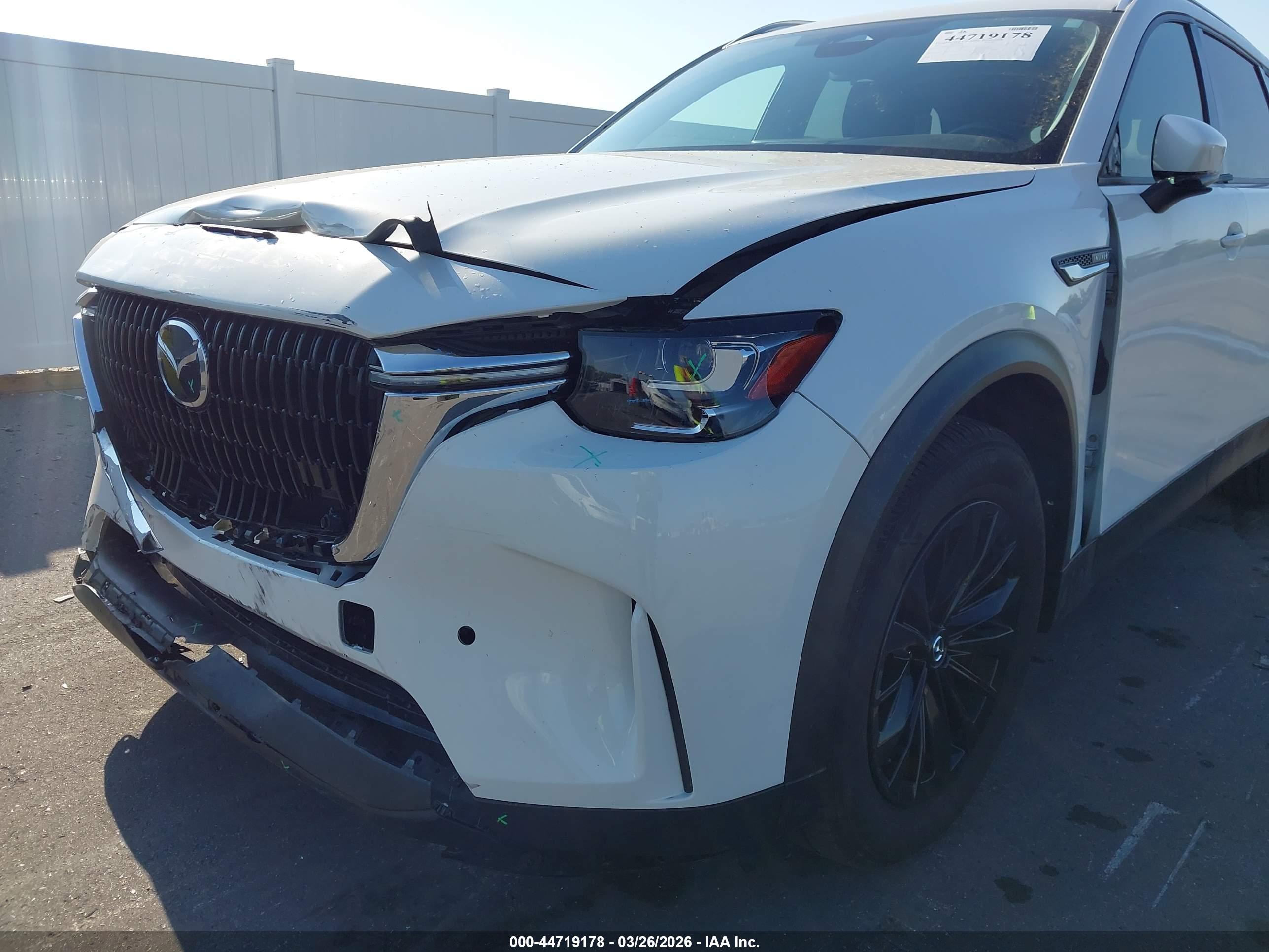MAZDA CX-90 image 6