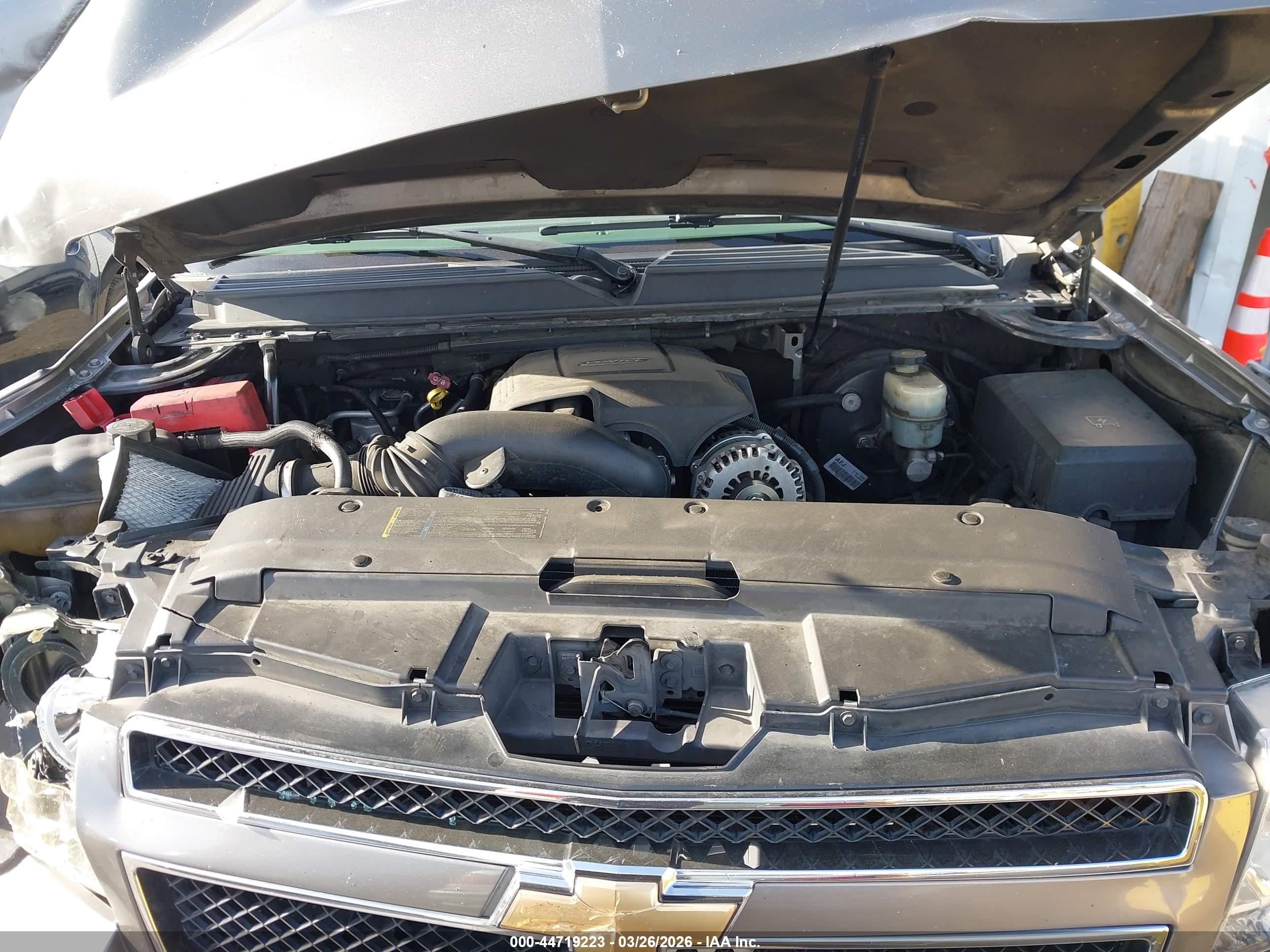 CHEVROLET TAHOE image 10