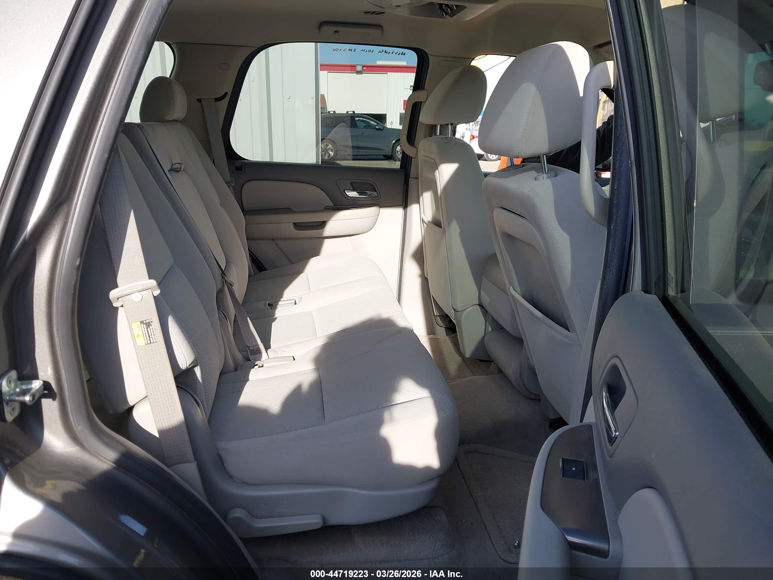 CHEVROLET TAHOE image 8