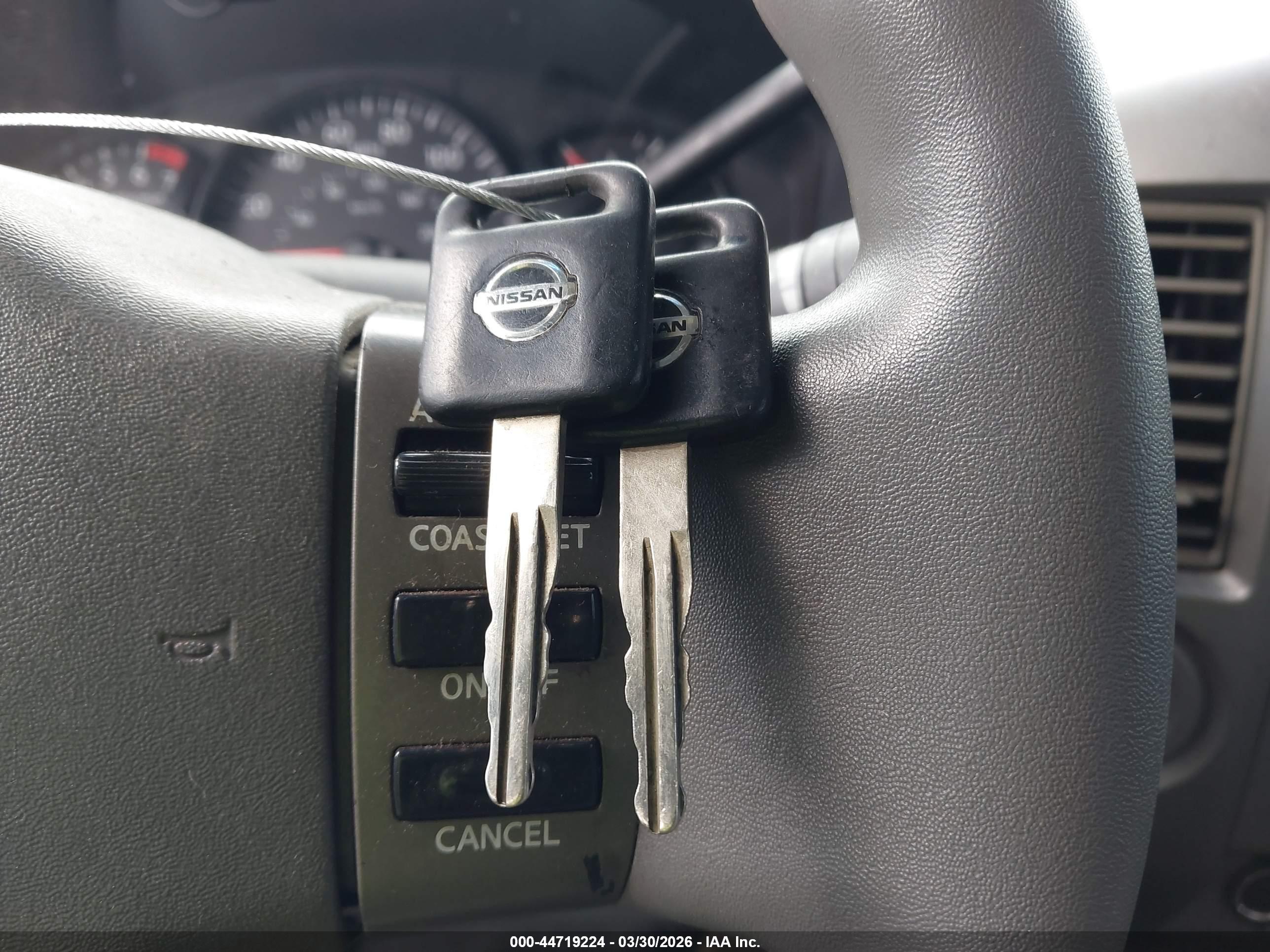 NISSAN TITAN image 11
