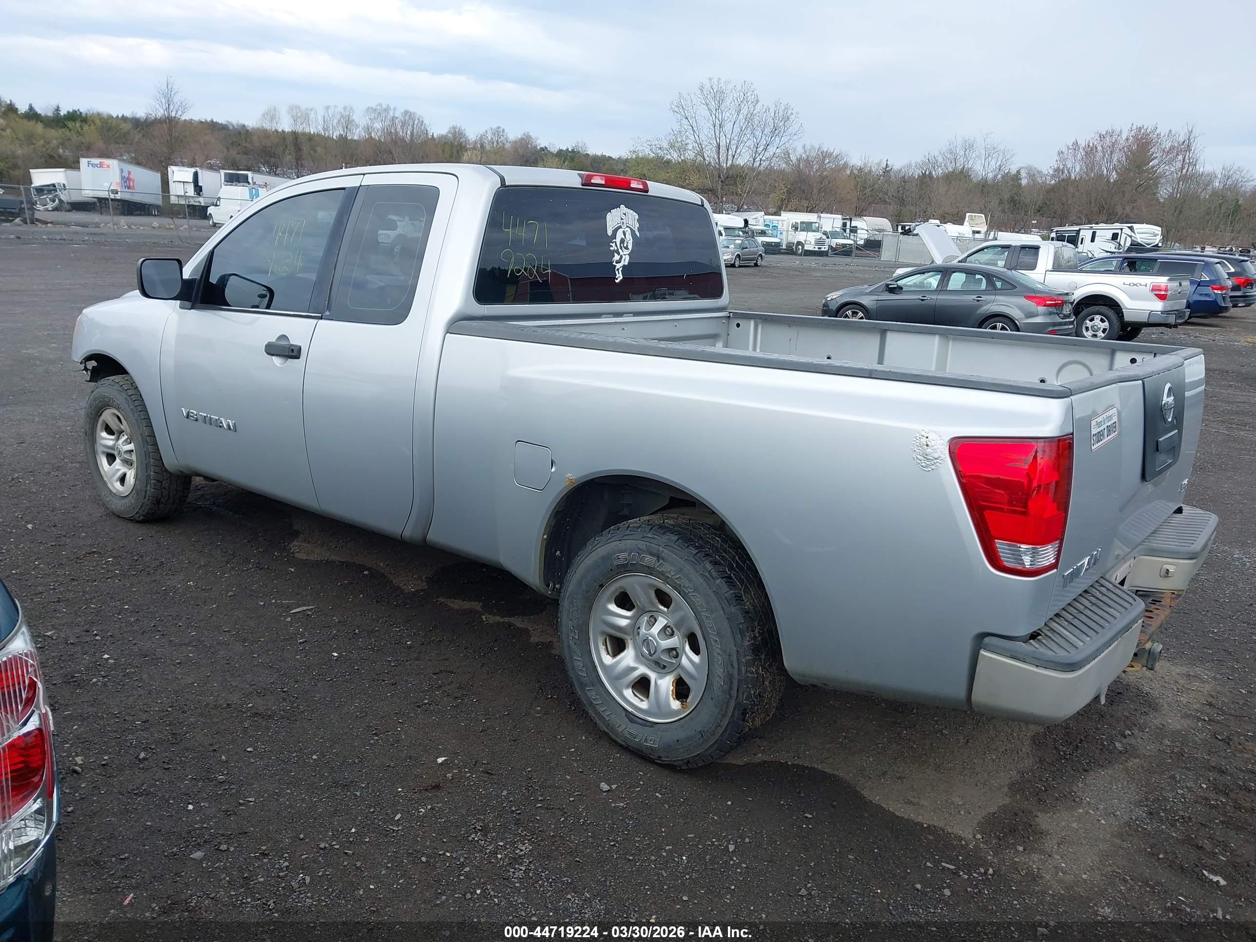 NISSAN TITAN image 3