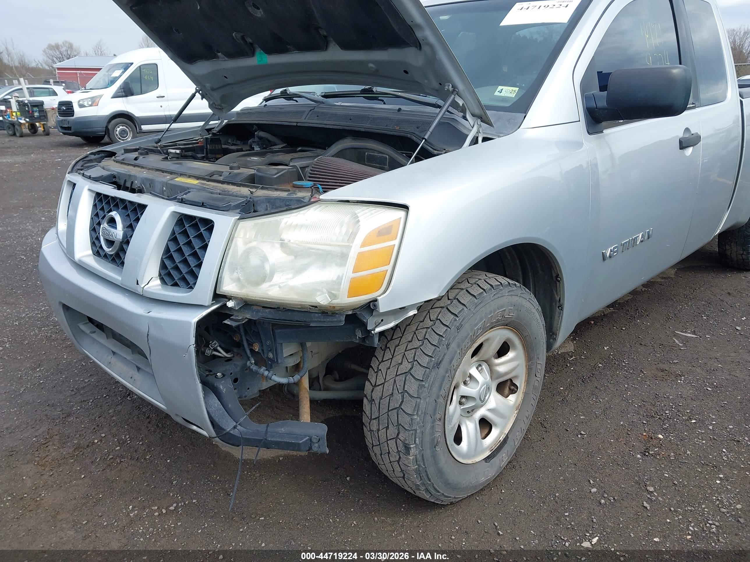 NISSAN TITAN image 6
