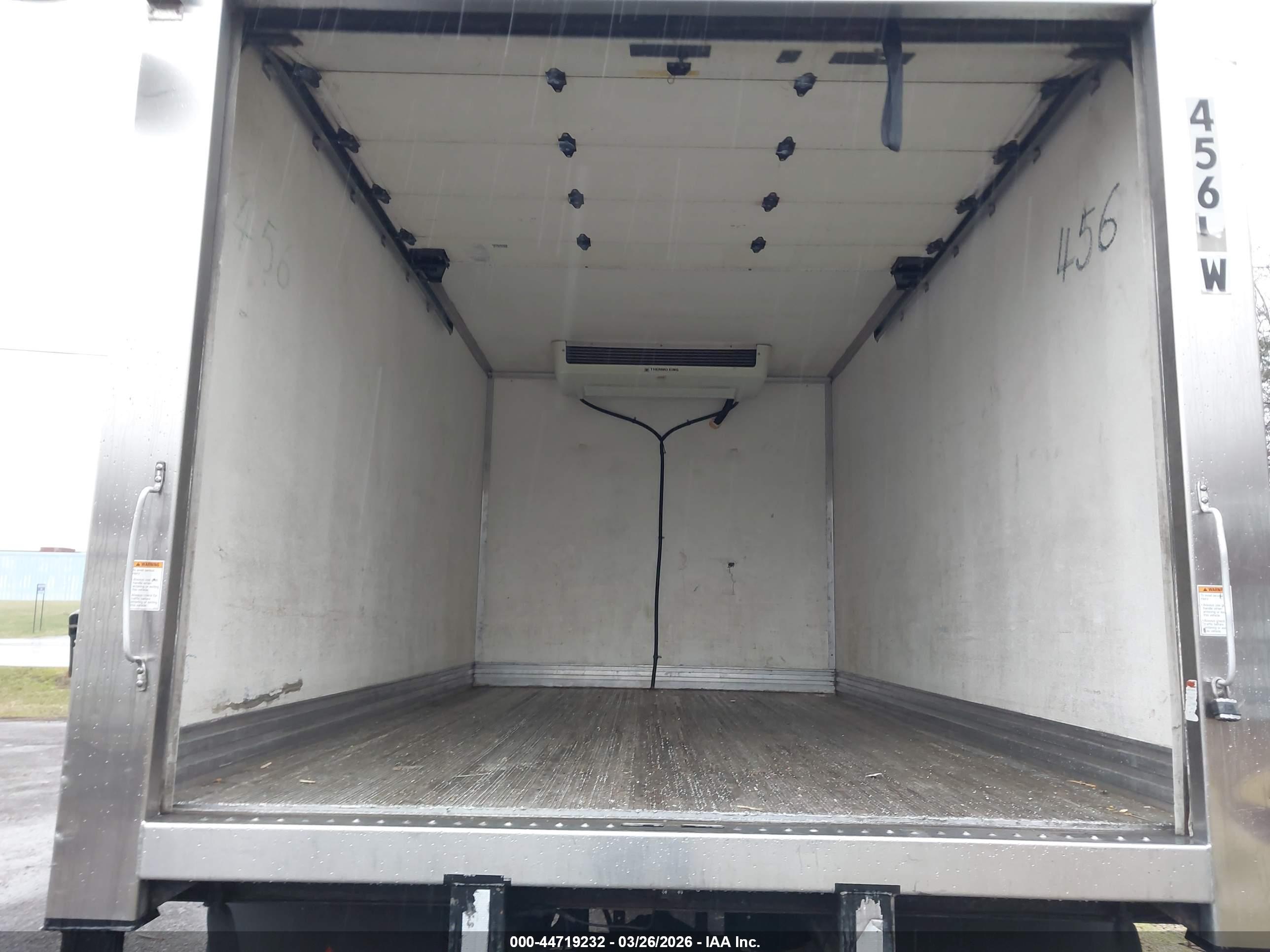 MITSUBISHI FUSO image 7