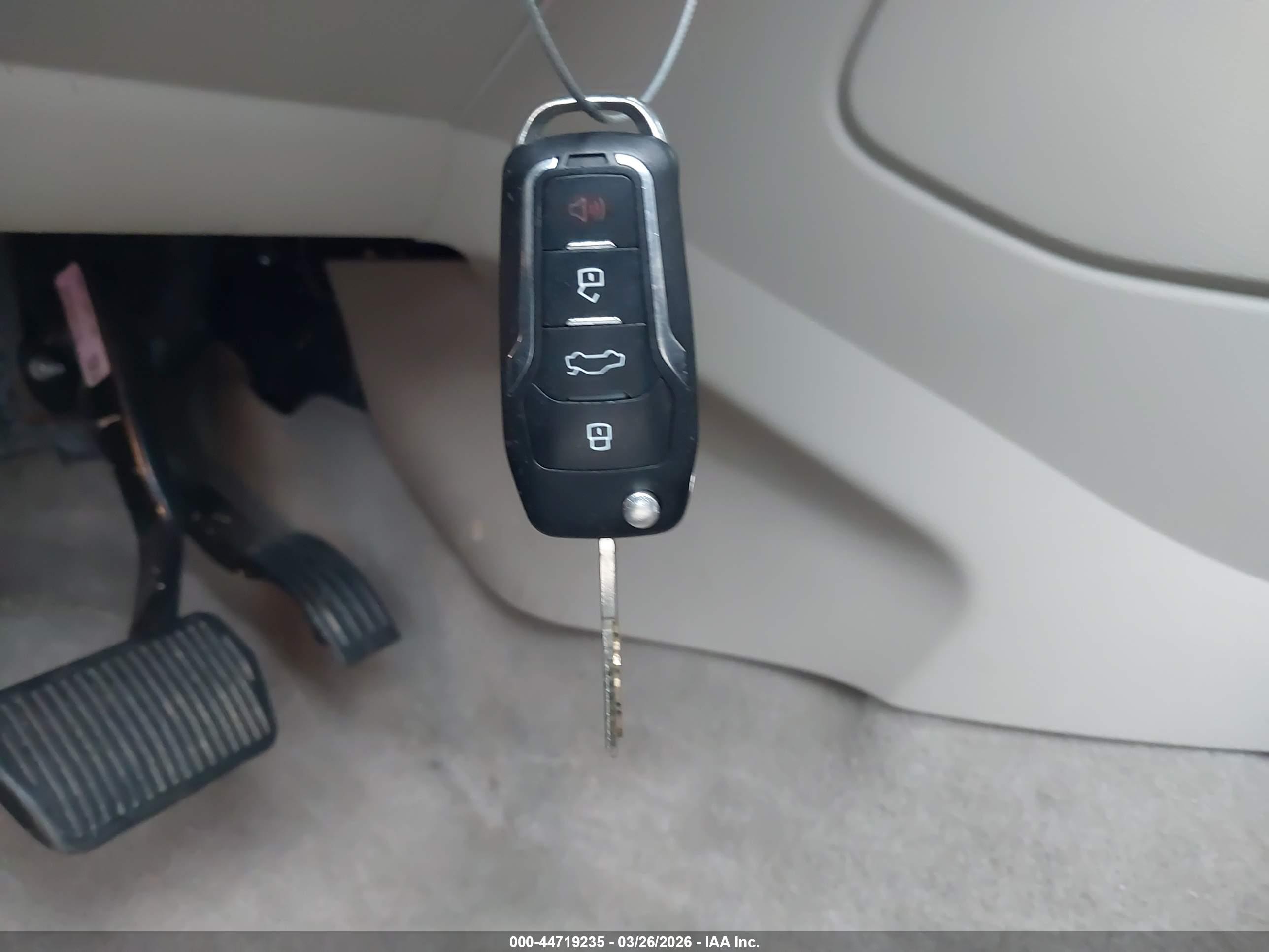 FORD ESCAPE image 11