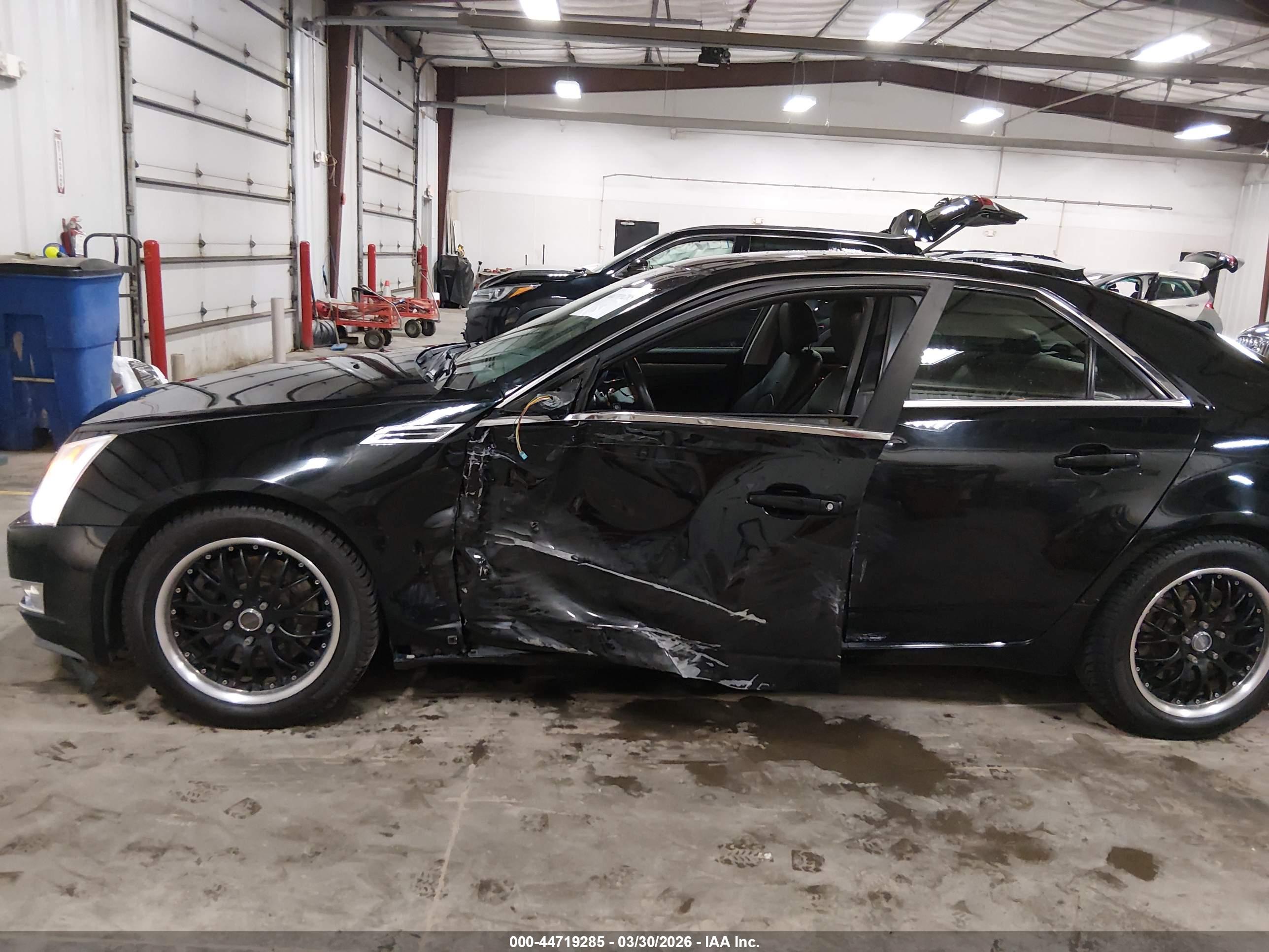 CADILLAC CTS image 6