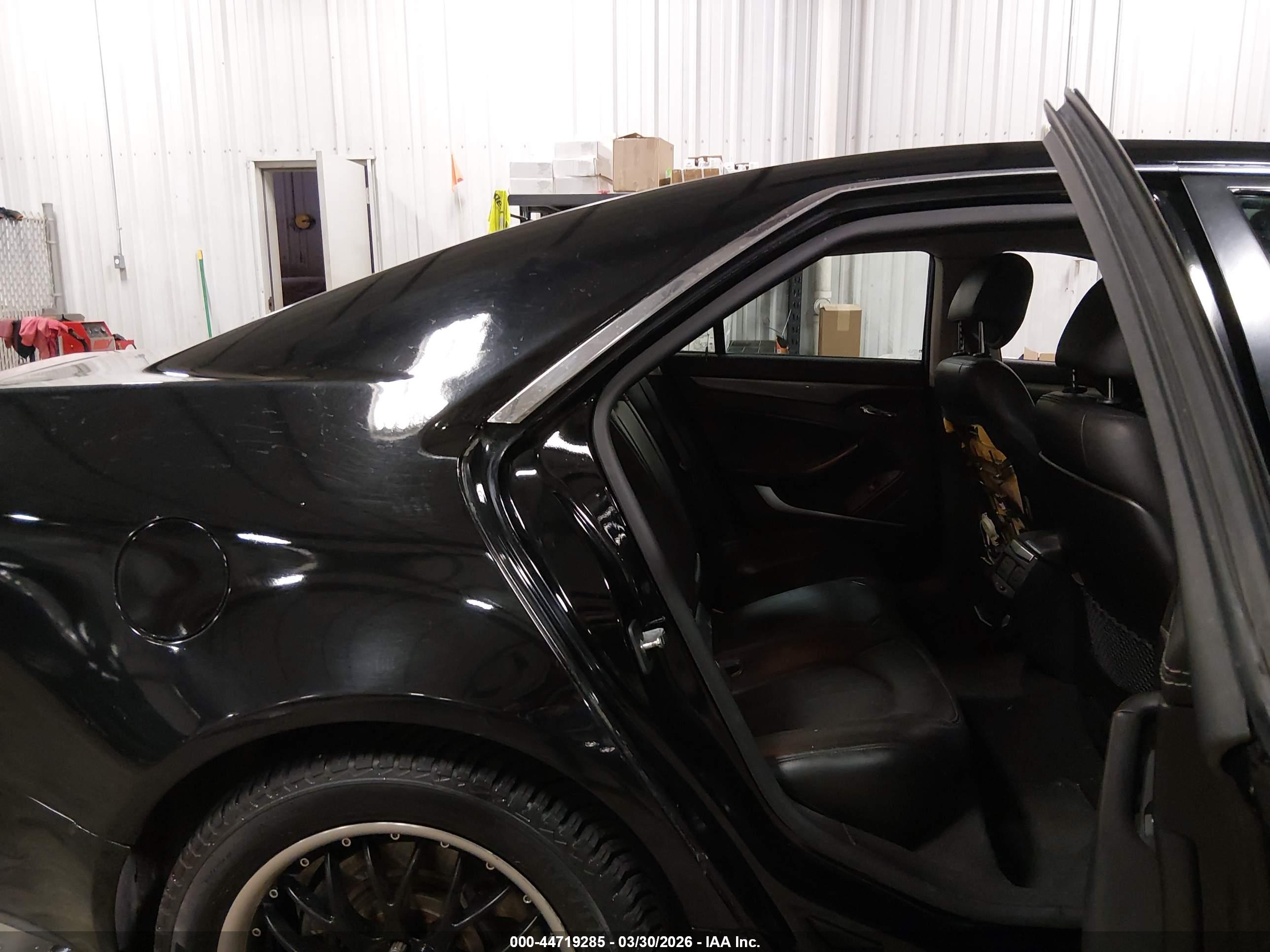 CADILLAC CTS image 8