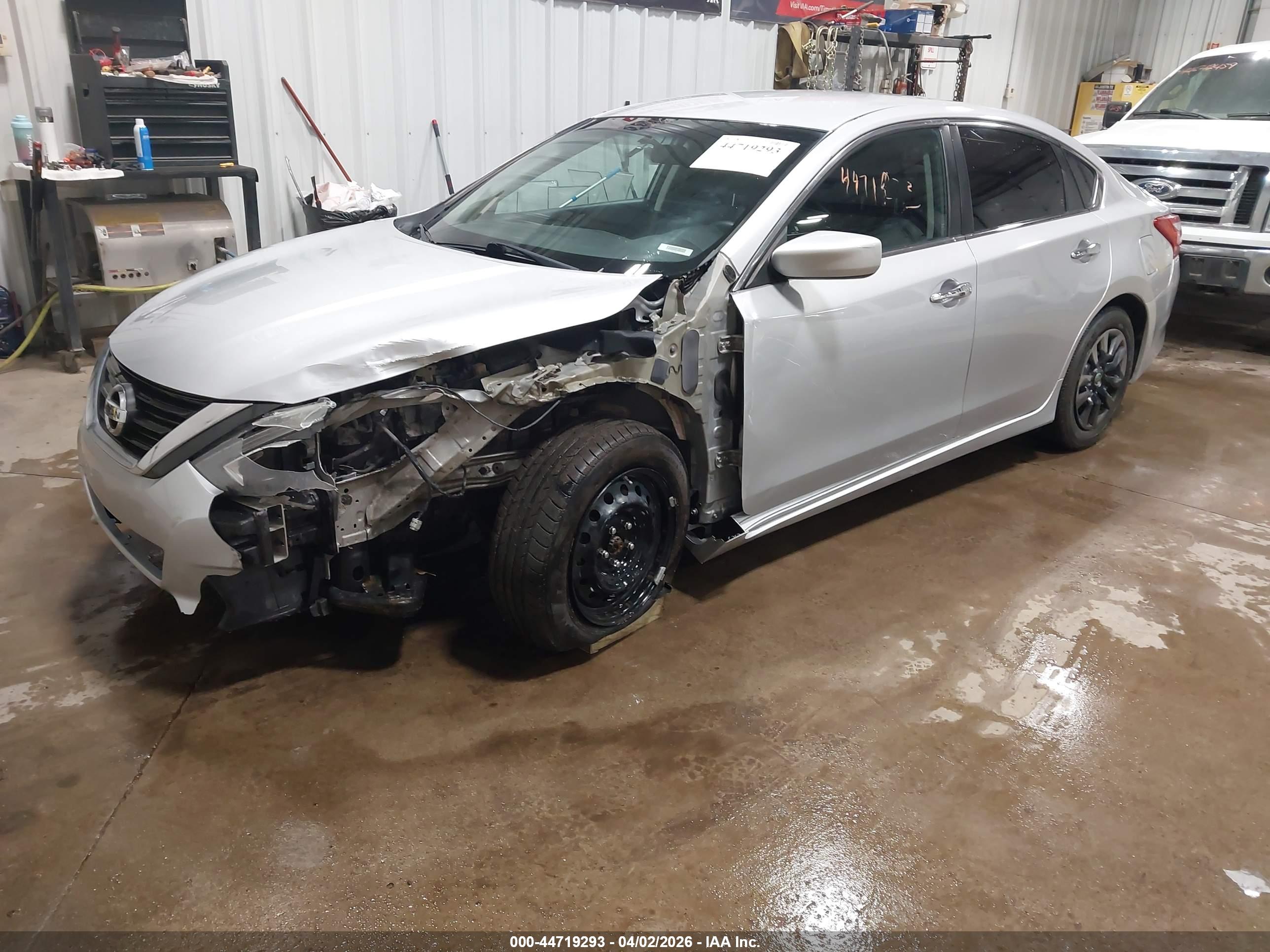 NISSAN ALTIMA image 2