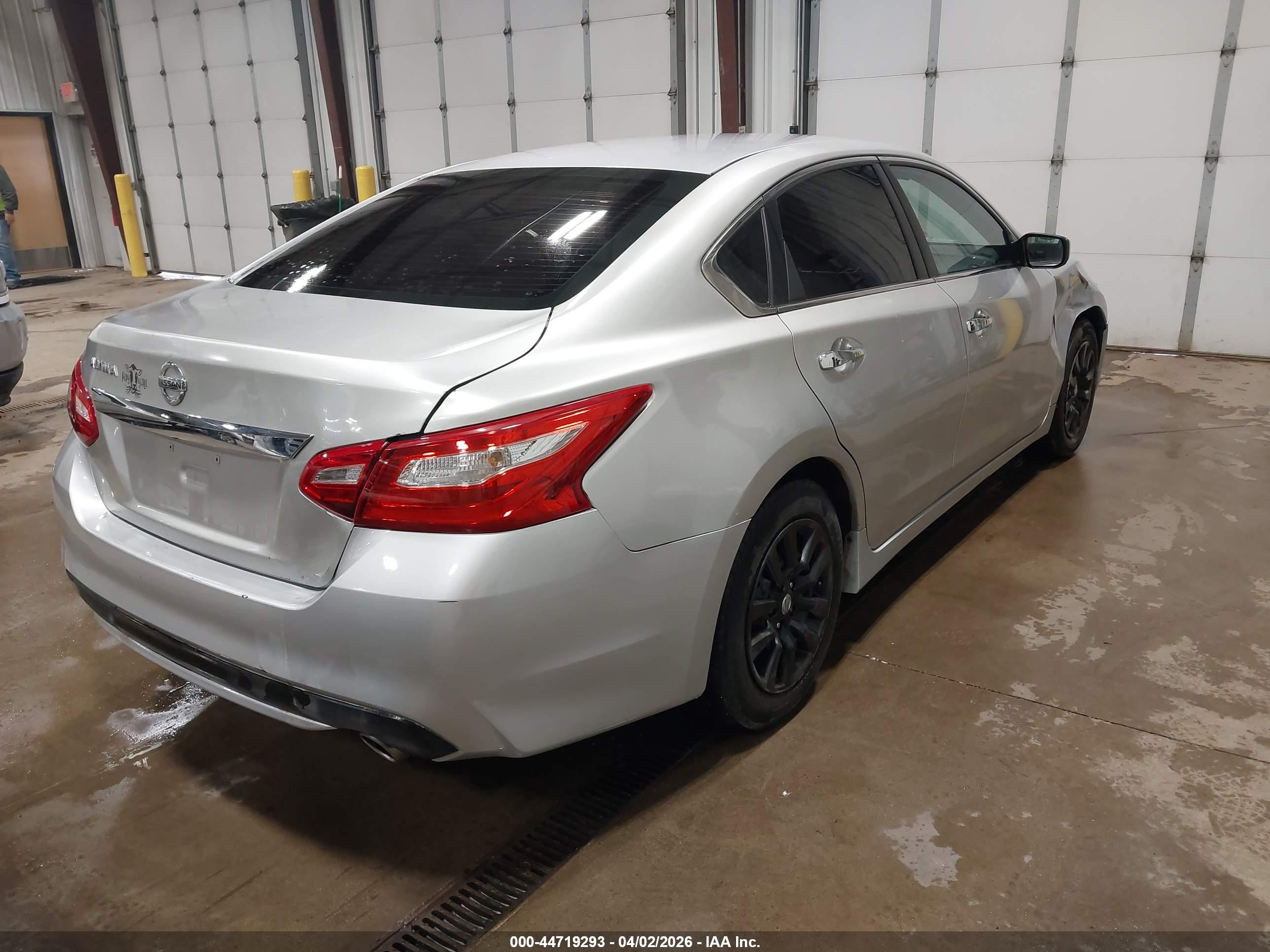 NISSAN ALTIMA image 4