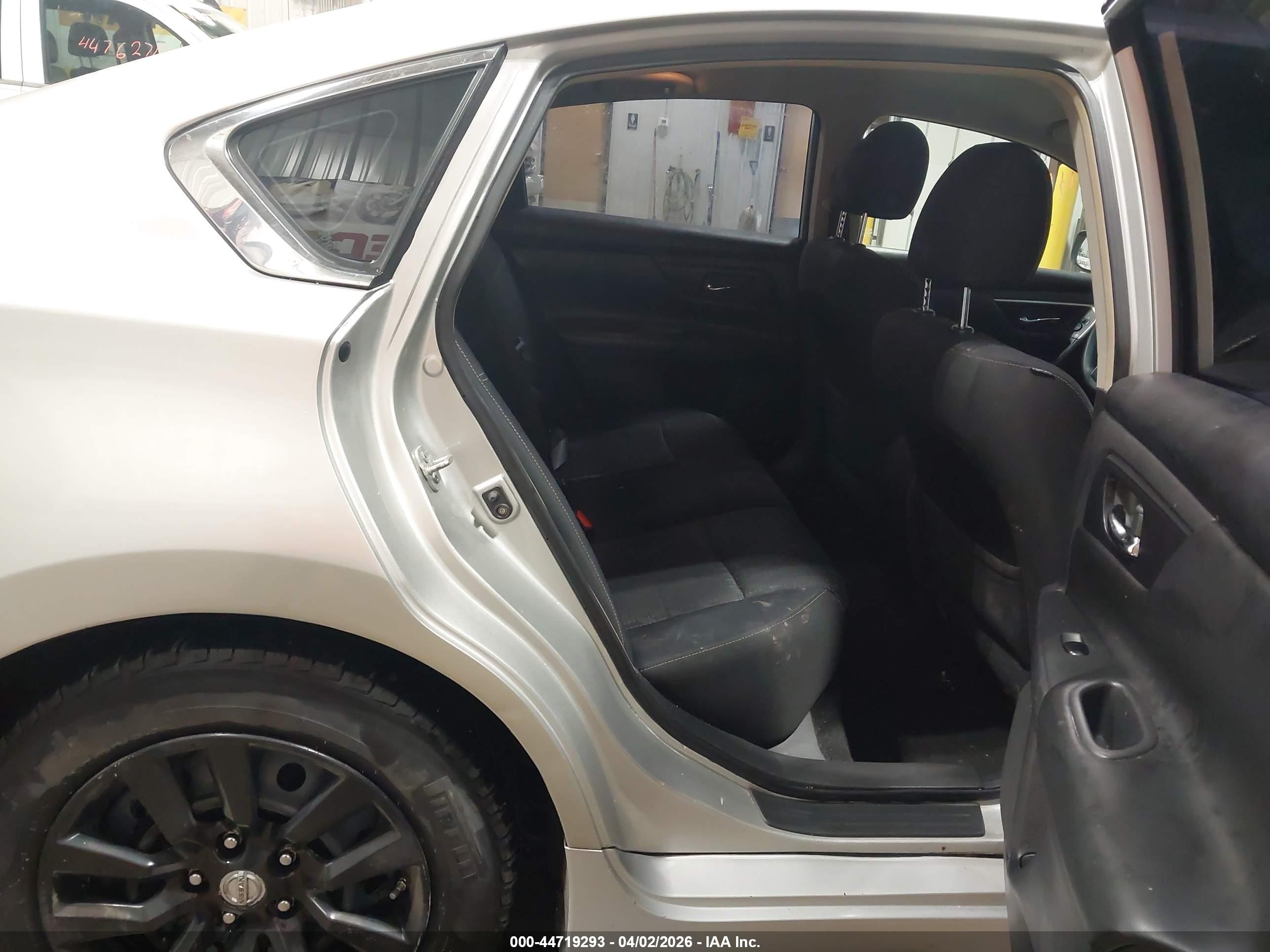 NISSAN ALTIMA image 8