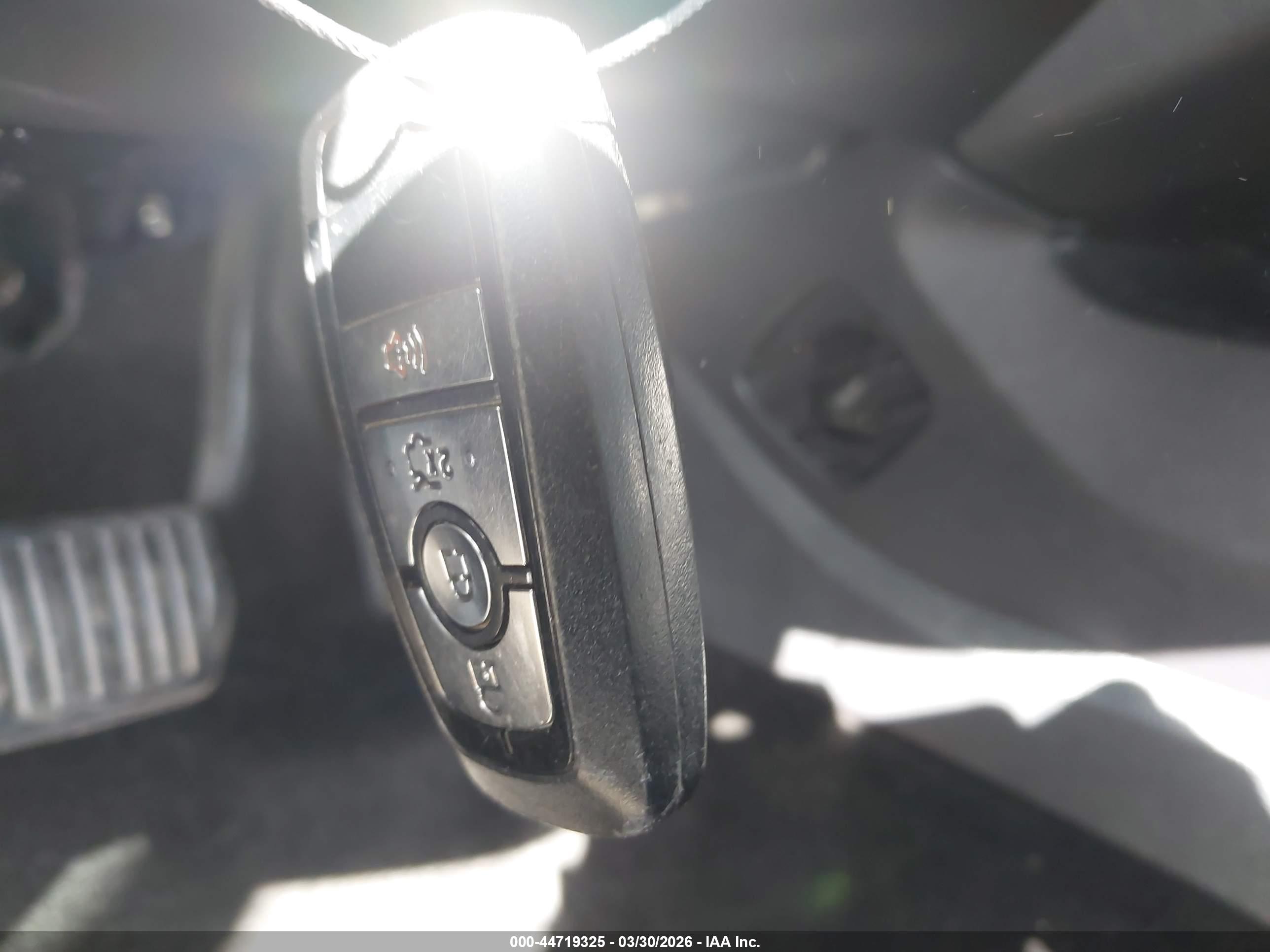 FORD FUSION image 11